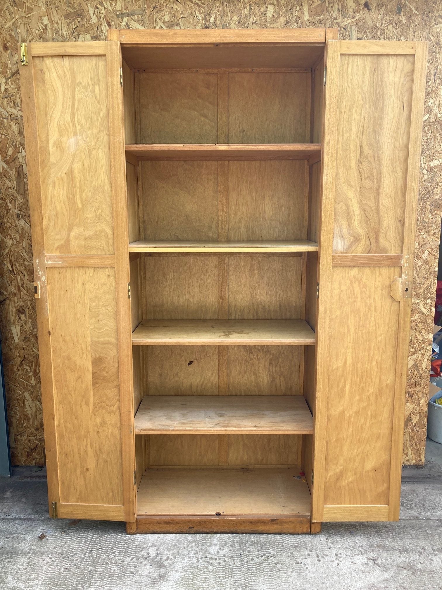 school-art-cupboard-4
