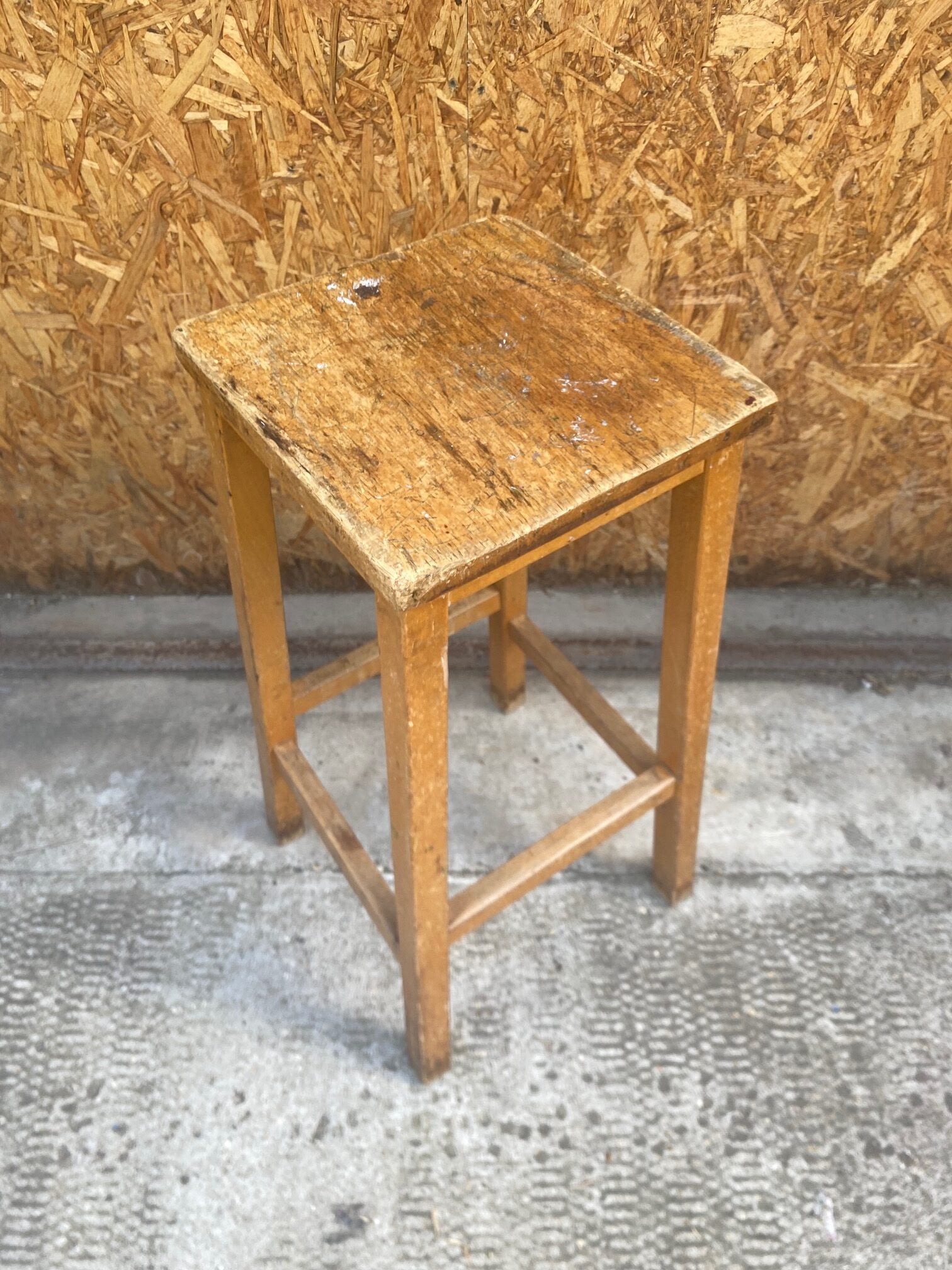 school-lab-stools-4