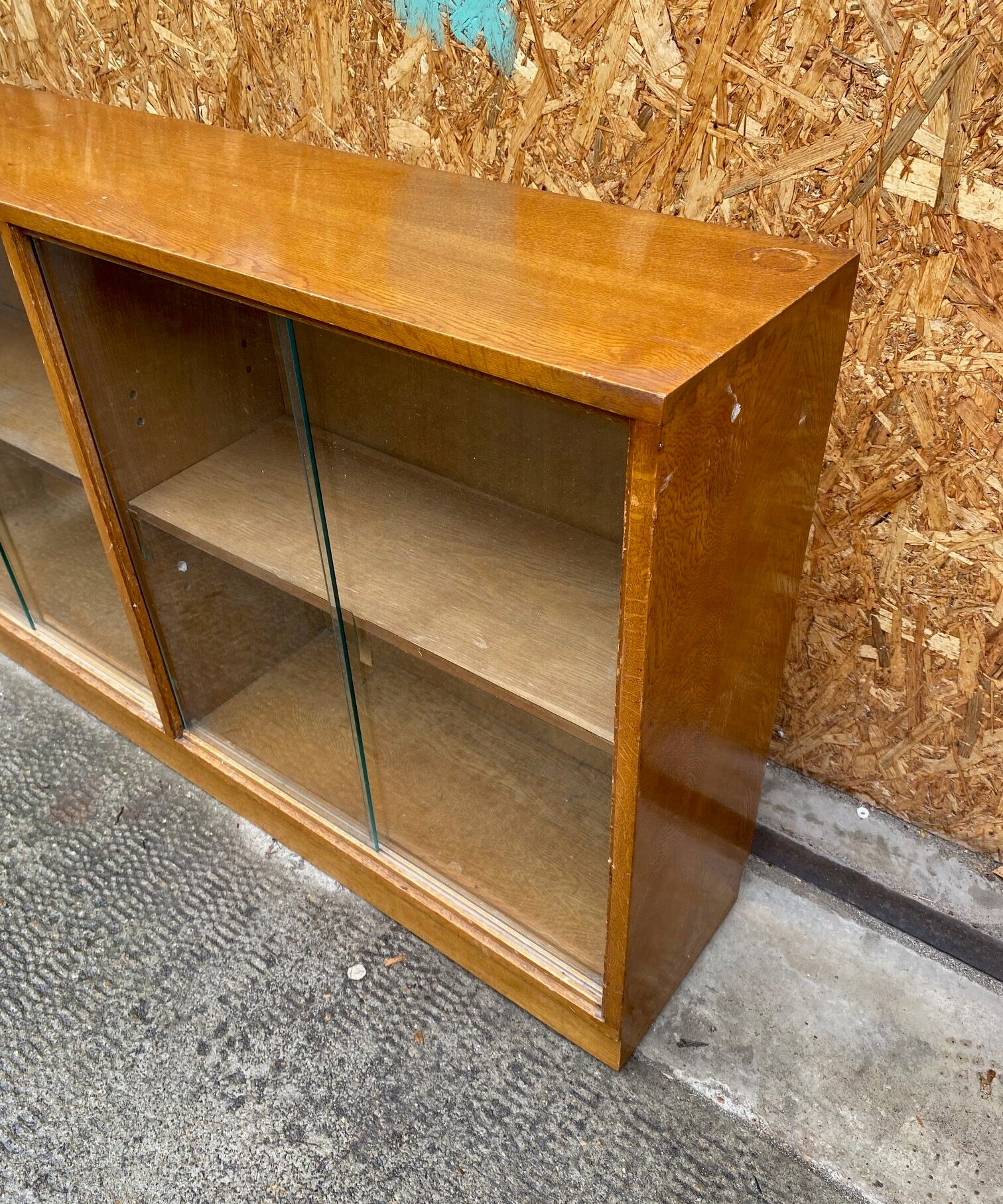 shelving-unit-glass-doors-2