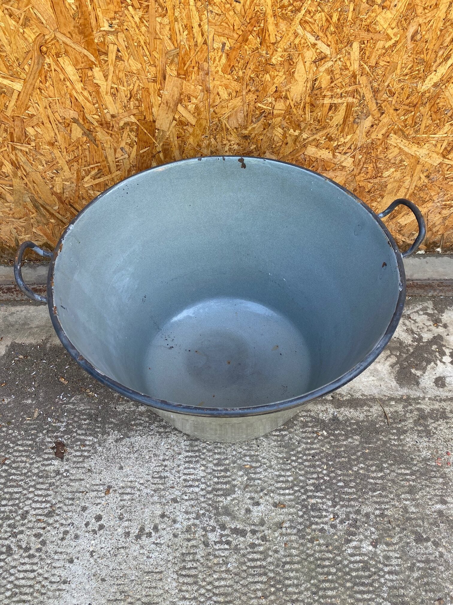 silver-enamel-tub-2