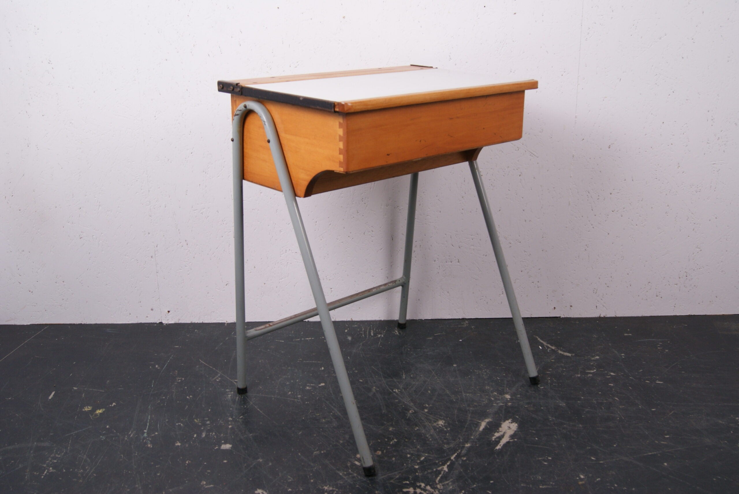 single-desk-chair-set-7