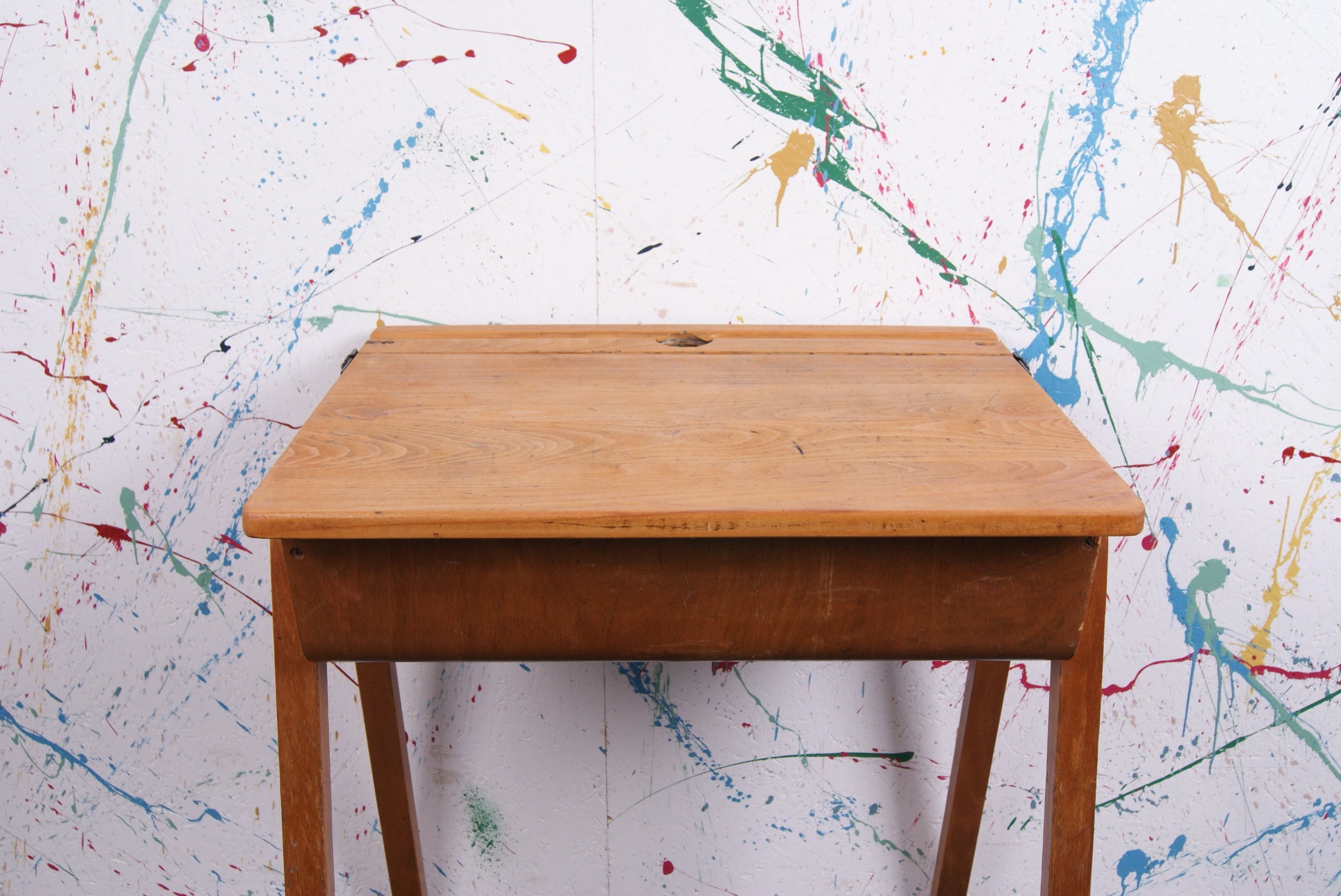 single-esavian-desk-1
