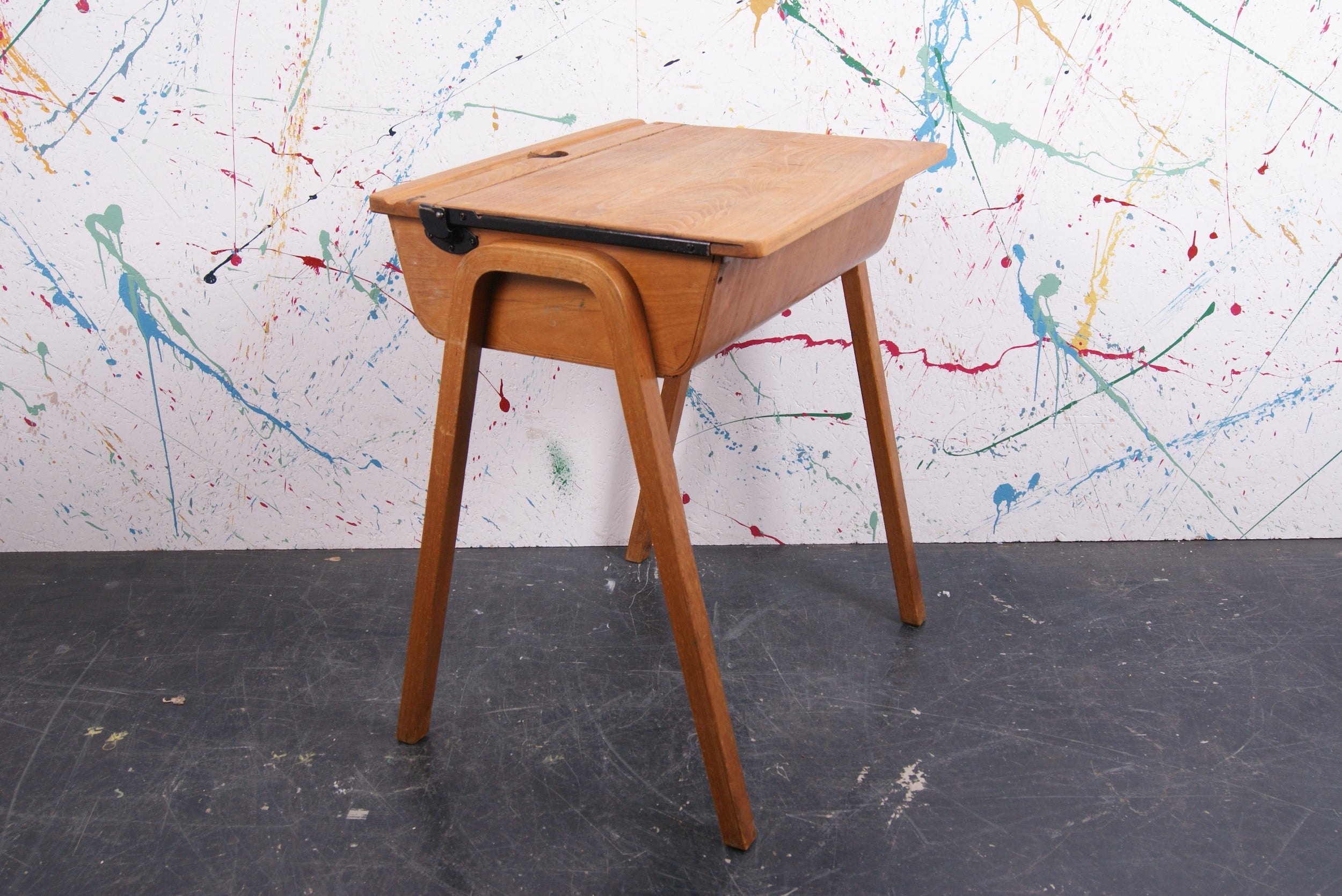single-esavian-desk-2