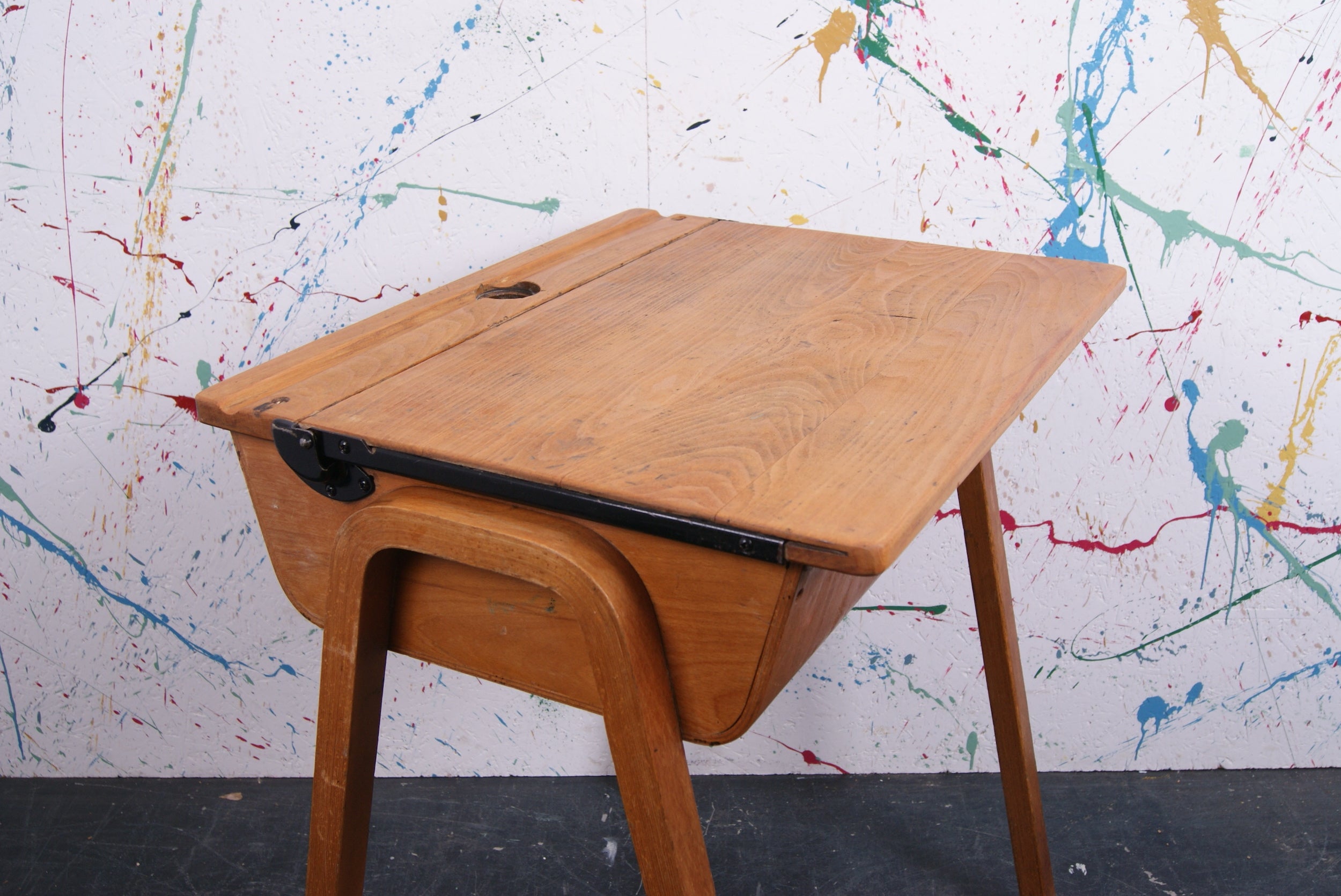 single-esavian-desk-3