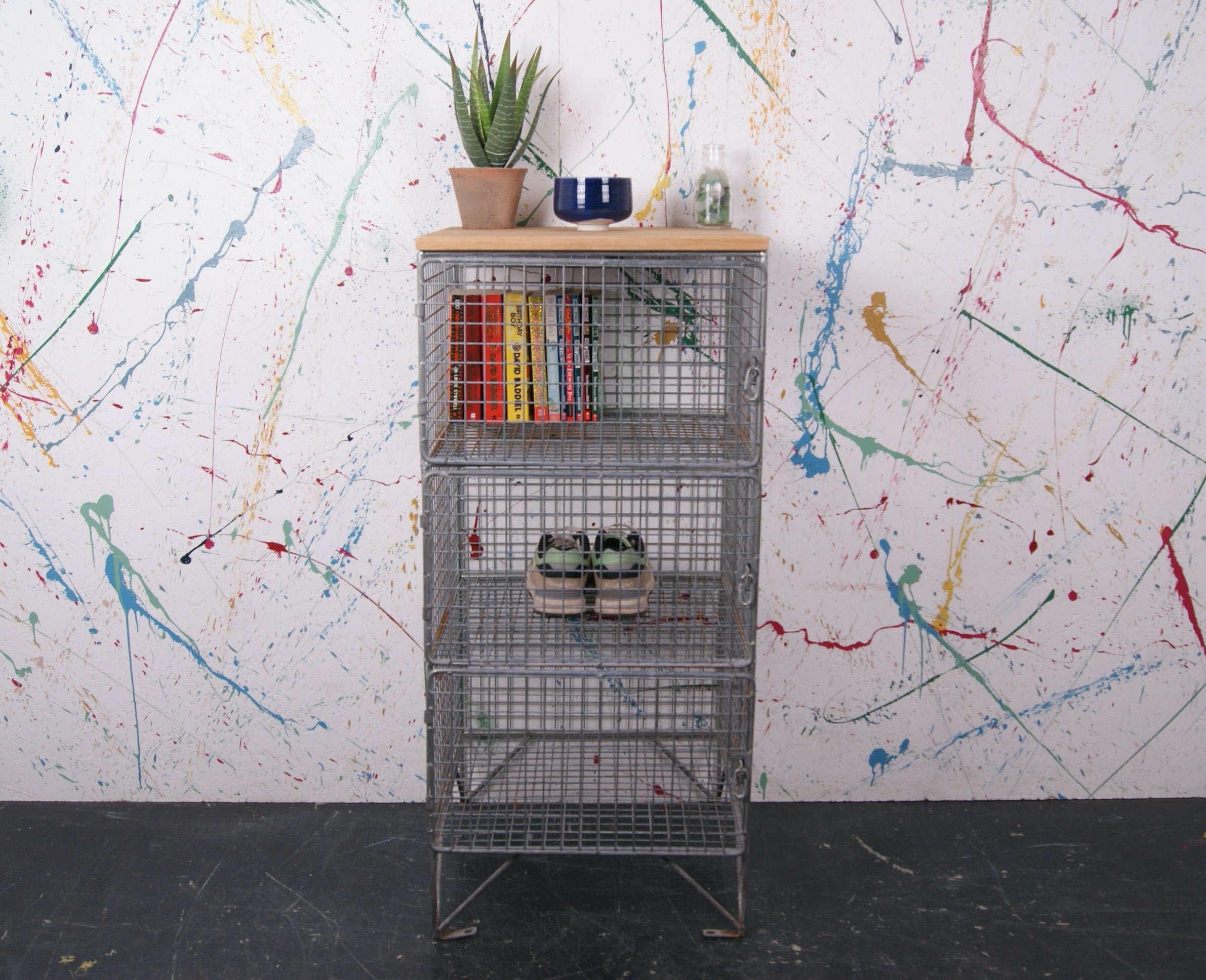 single-metal-locker-wooden-top-6