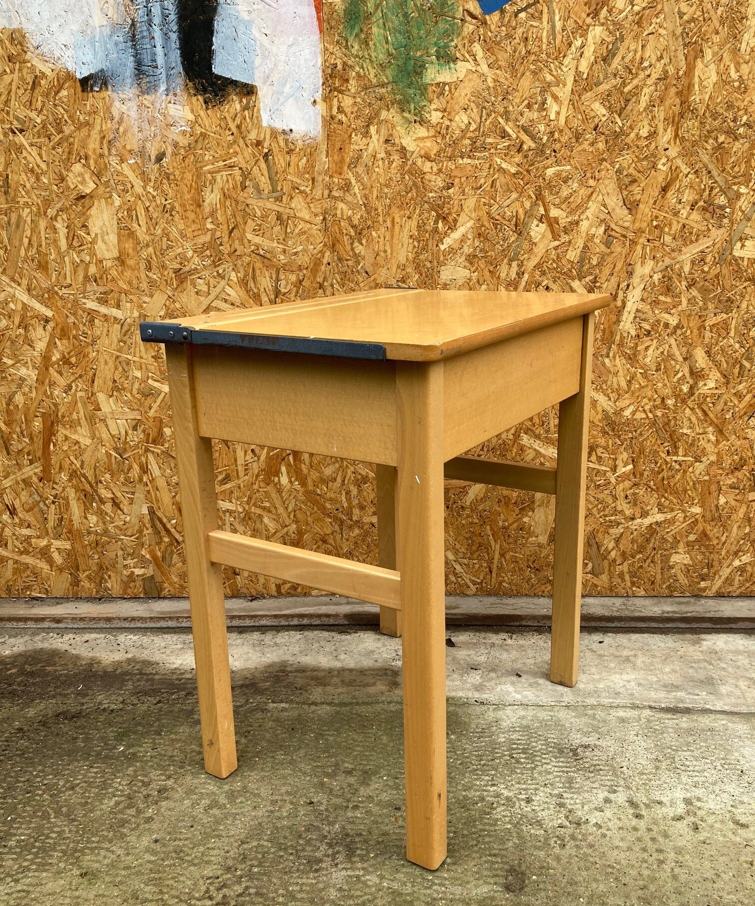 single-school-desk-5