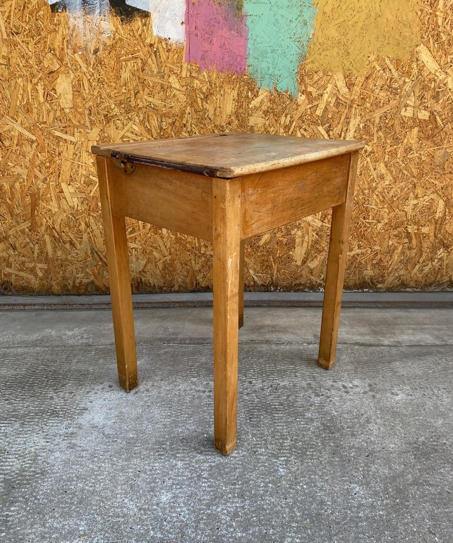 single-school-desk-53