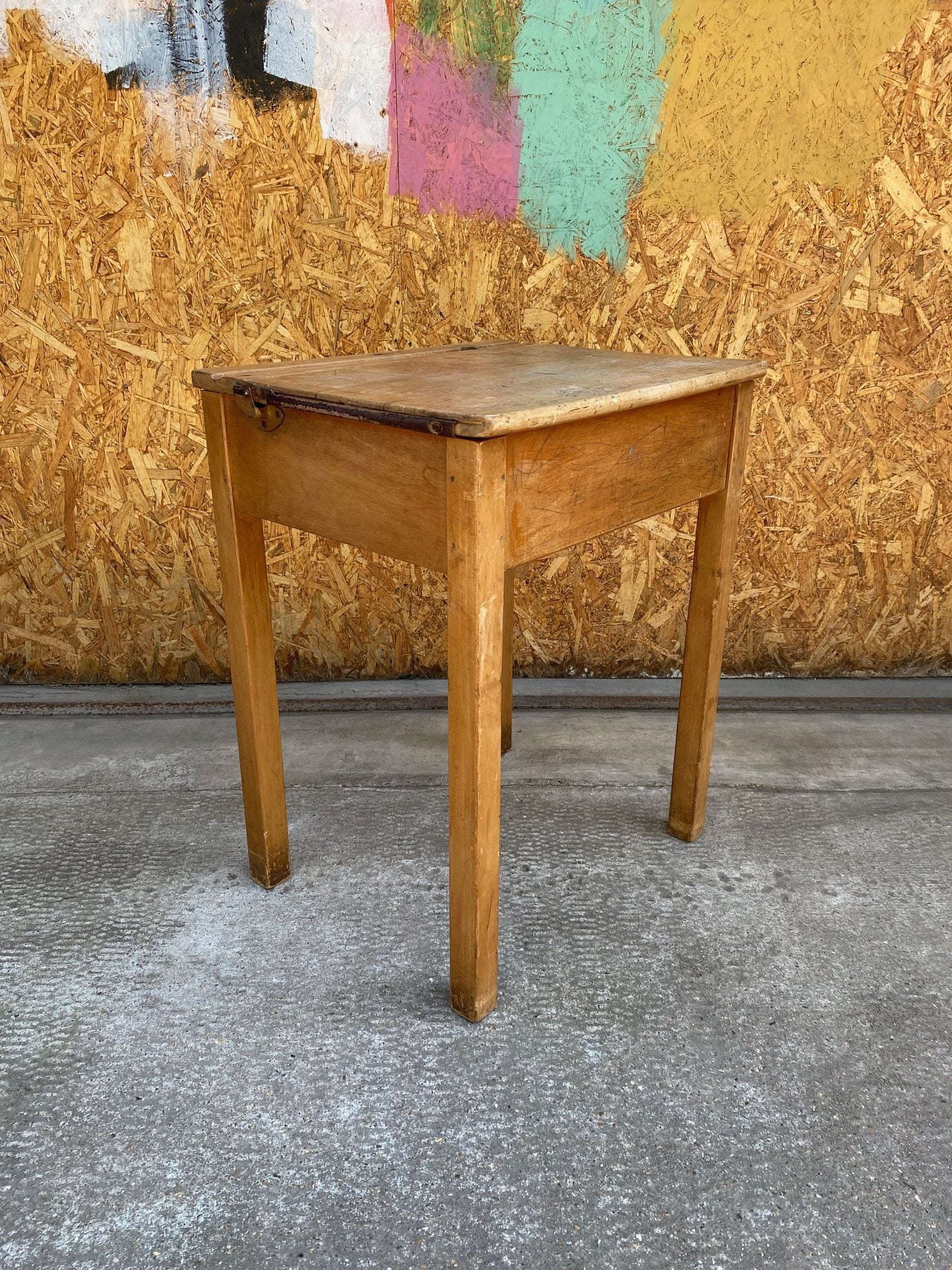 single-school-desk-53