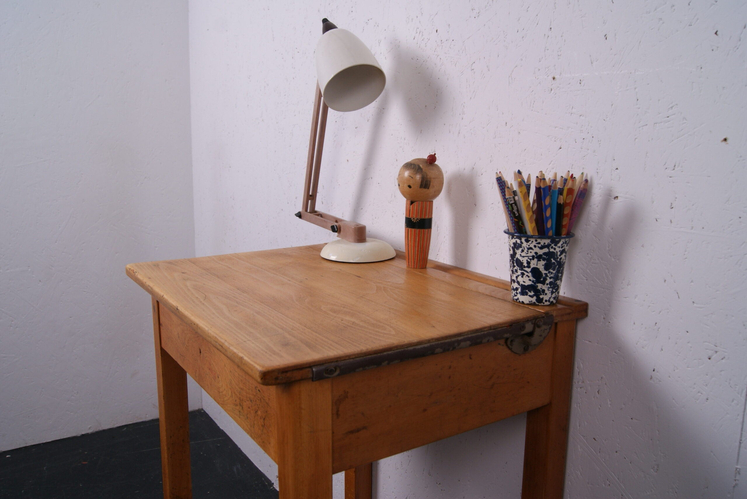 single-school-desk-red-3