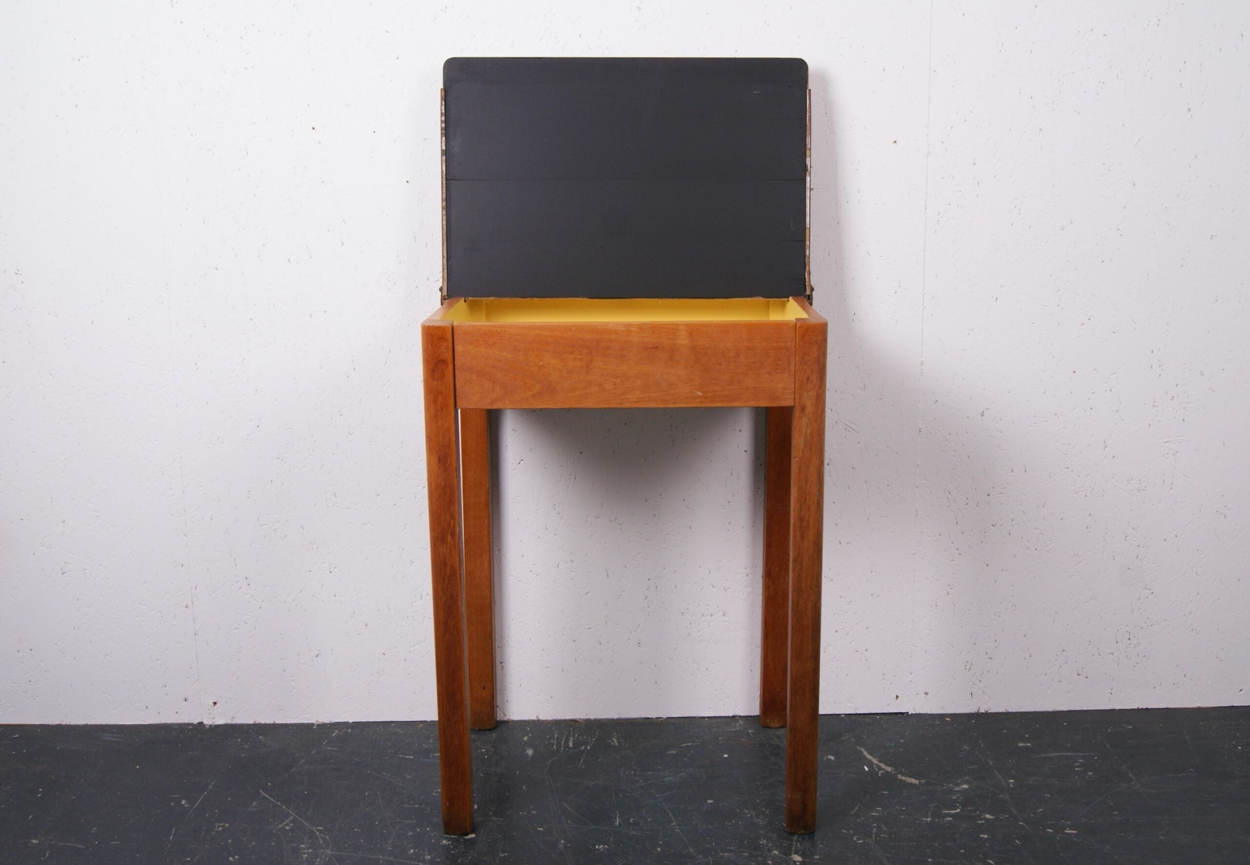 single-school-desk-yellow-2