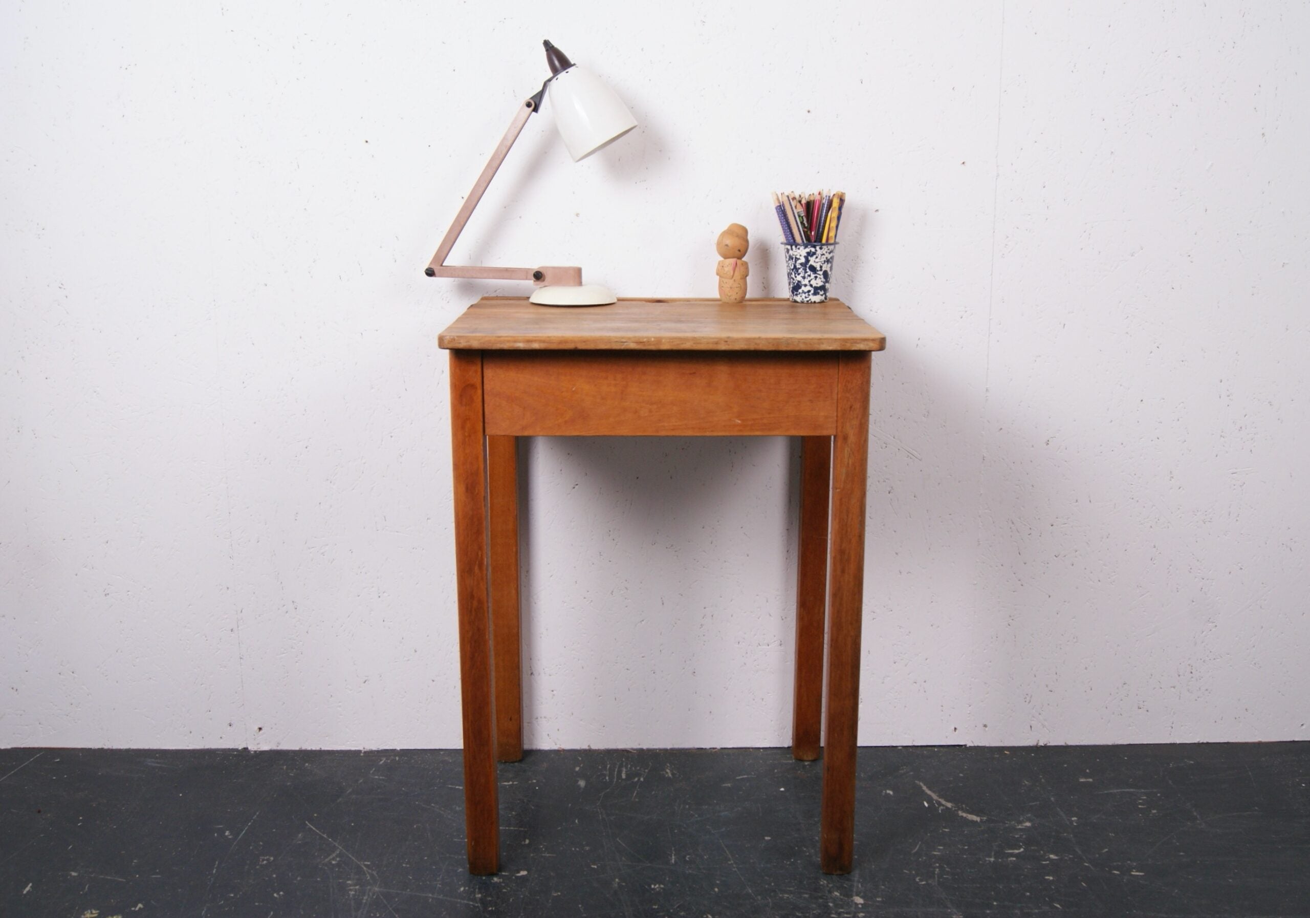 single-school-desk-yellow-4