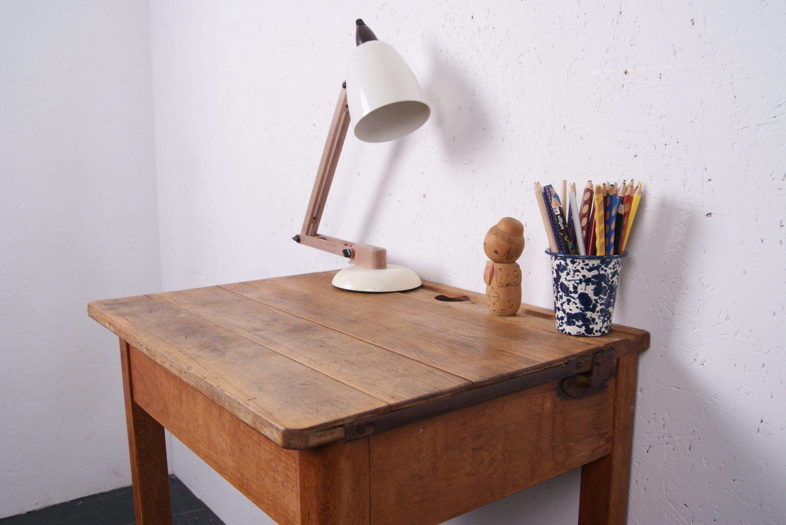 single-school-desk-yellow-6