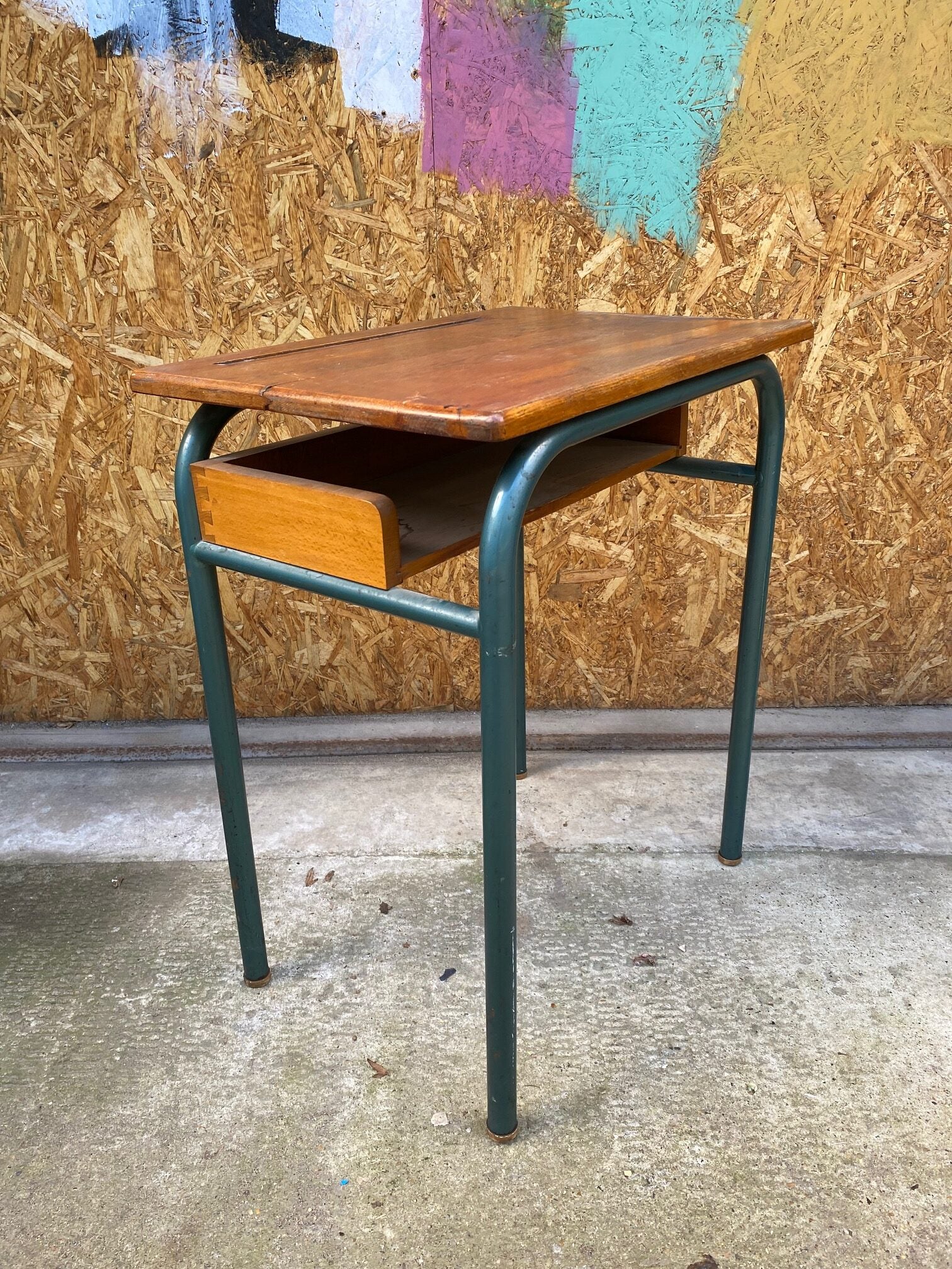 single-tubular-desk-3