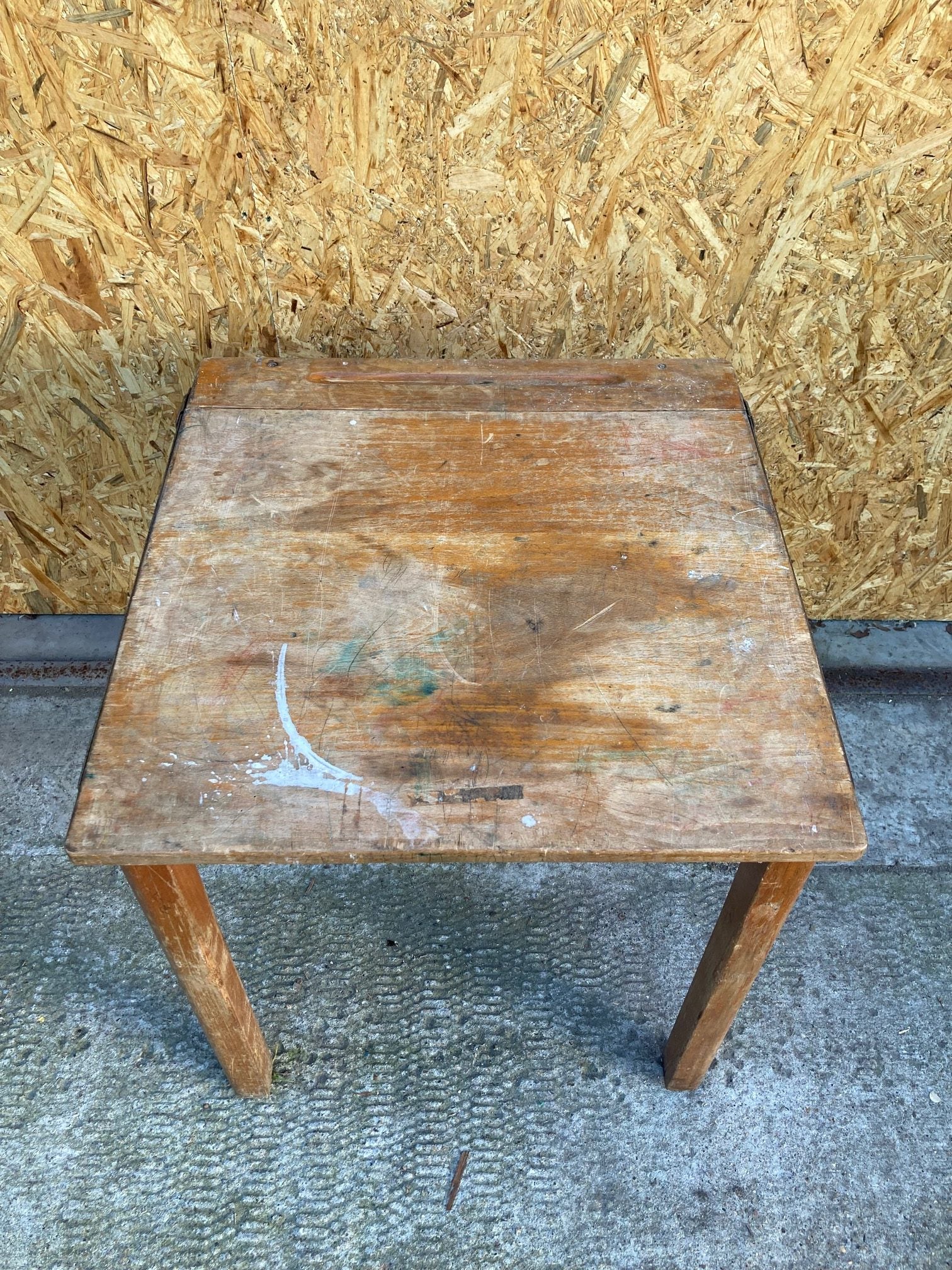 single-wooden-desk-2