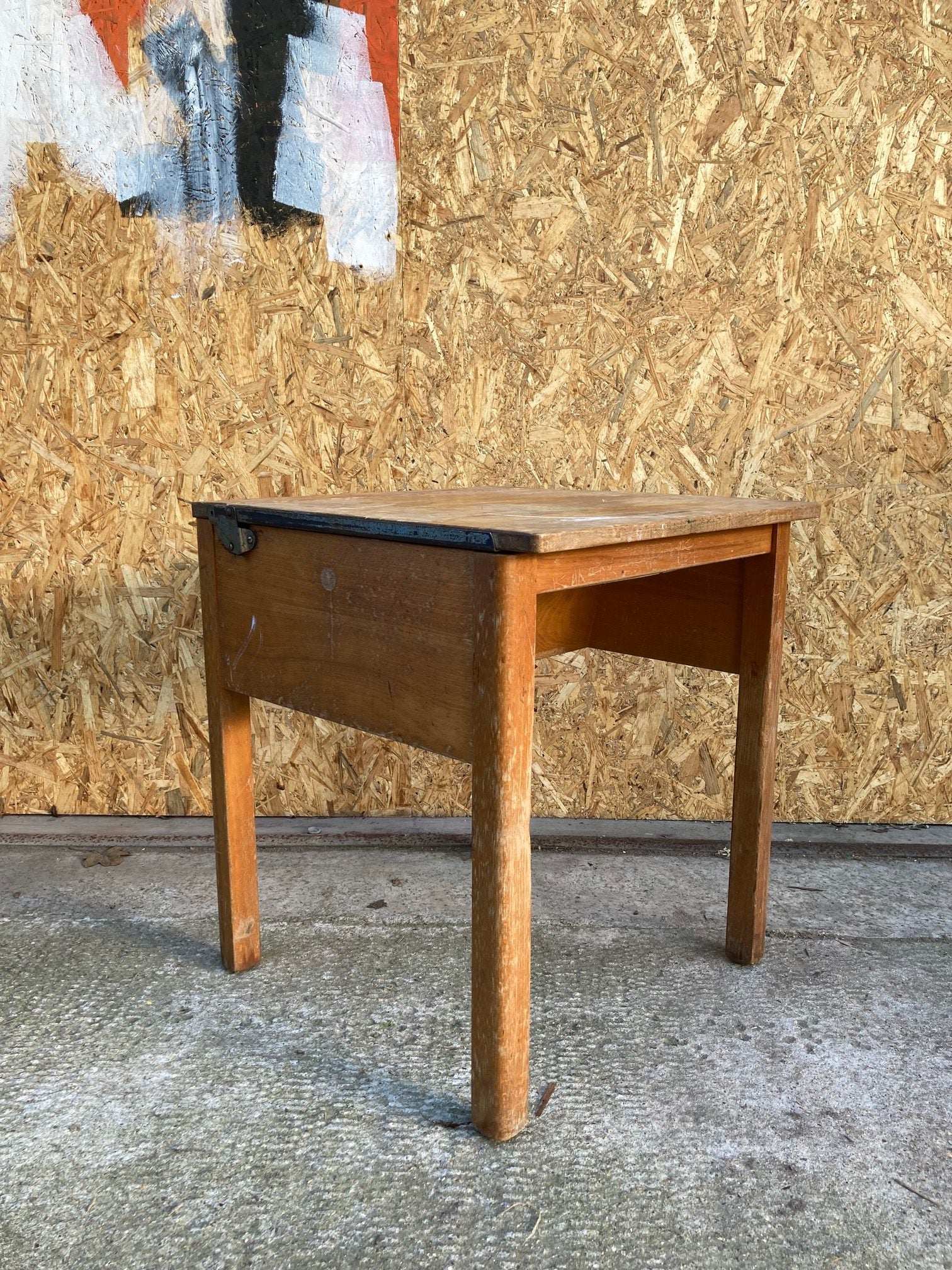 single-wooden-desk-4