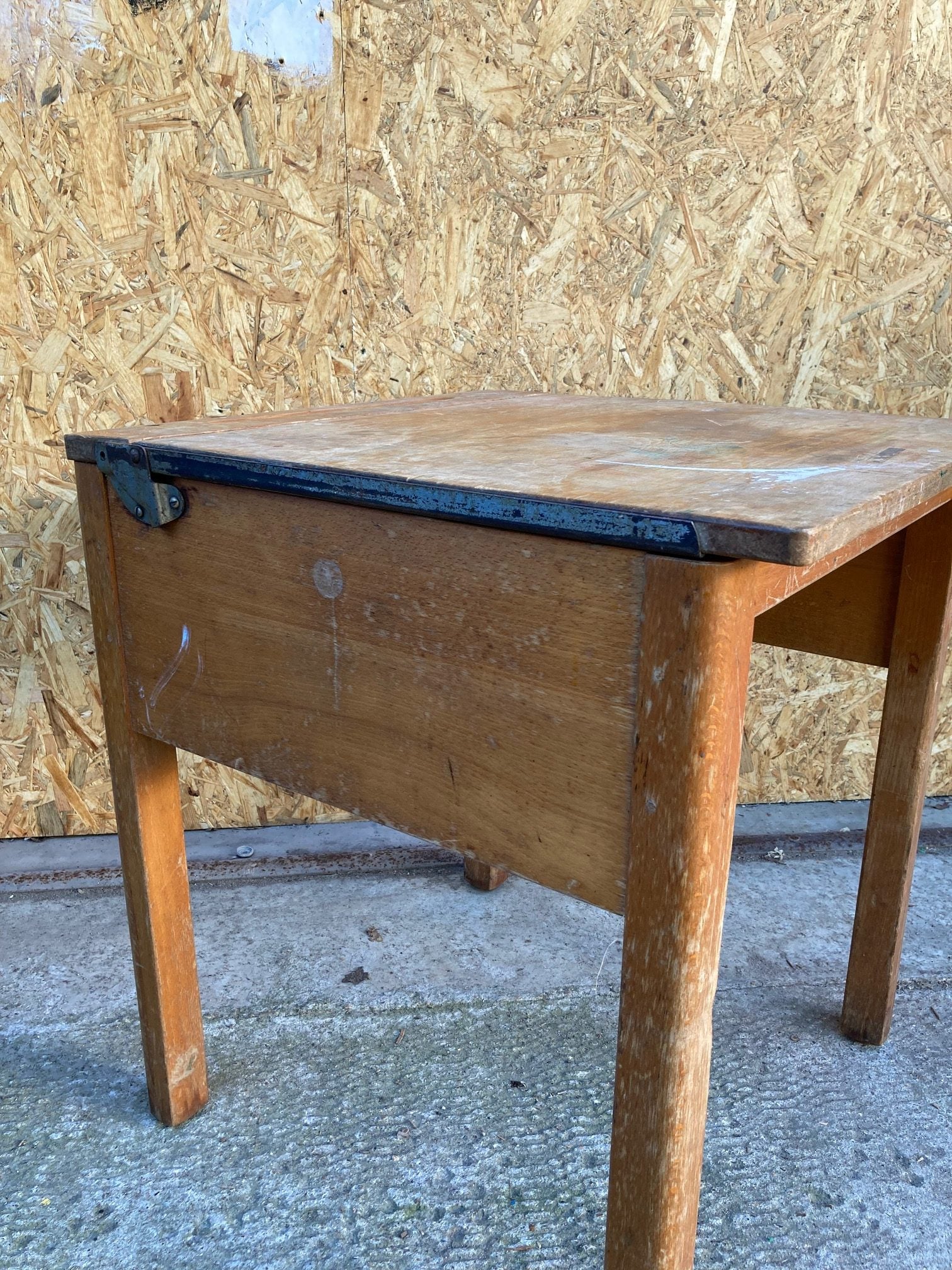 single-wooden-desk-5