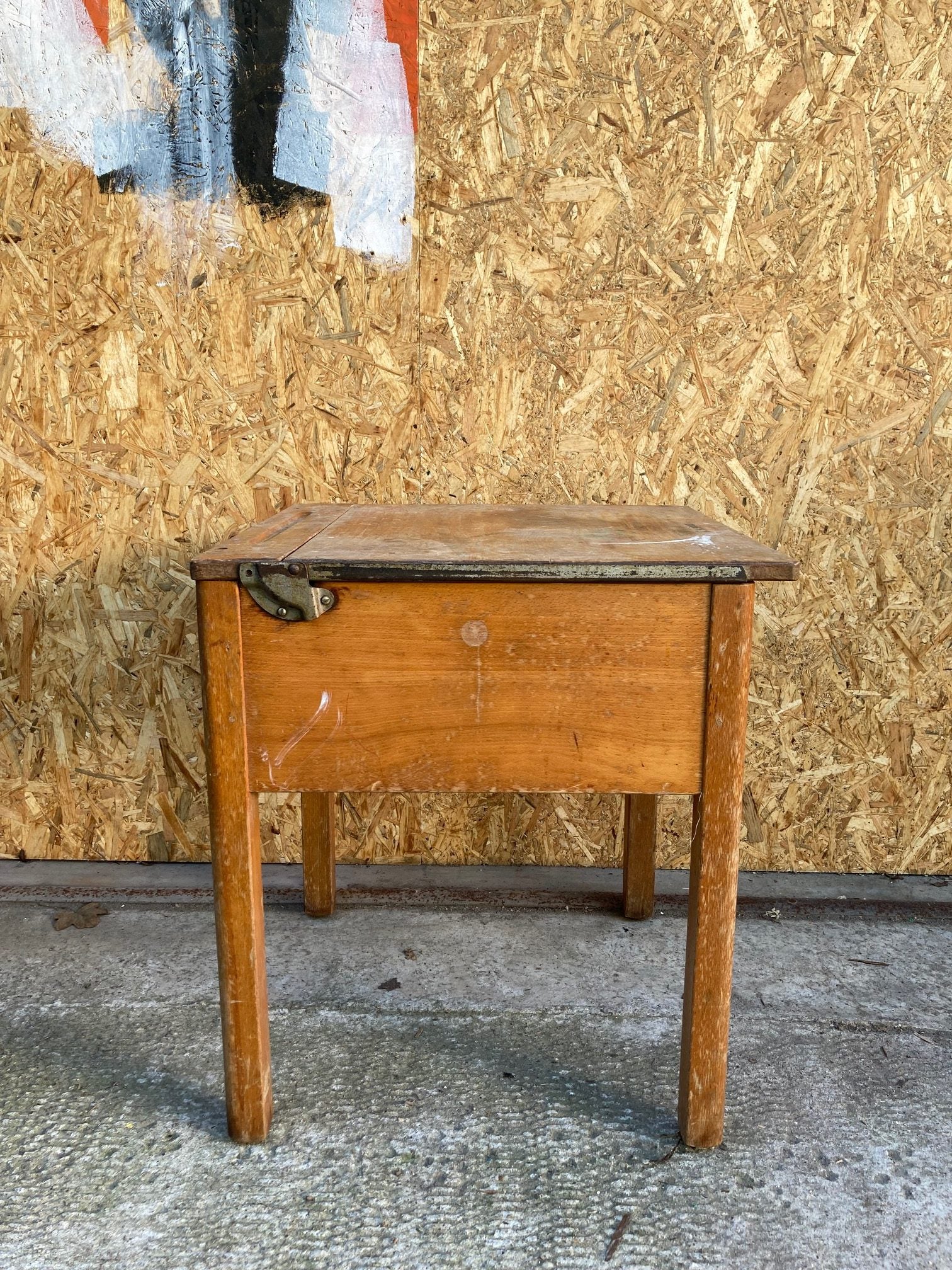 single-wooden-desk-6