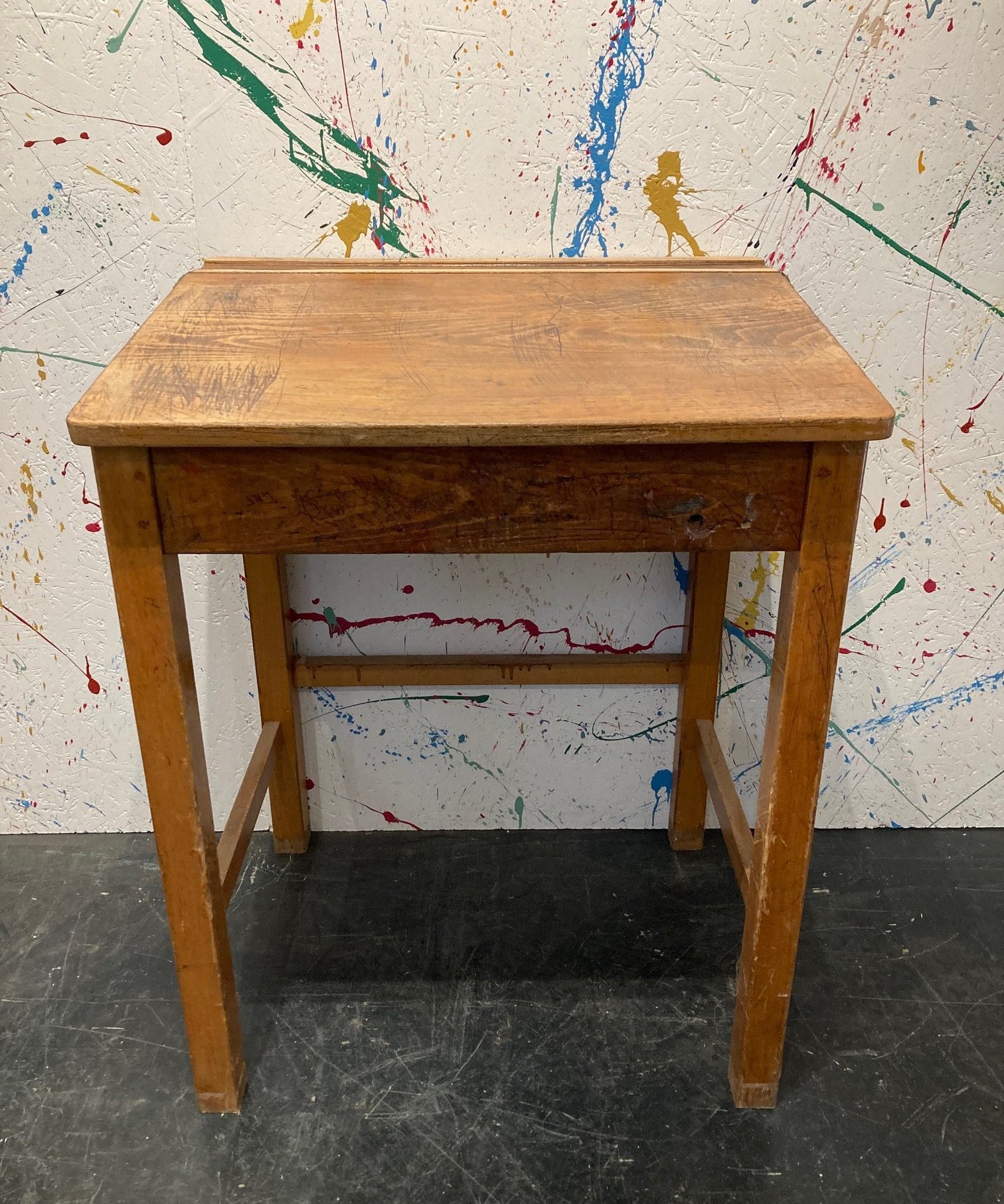 single-wooden-desk