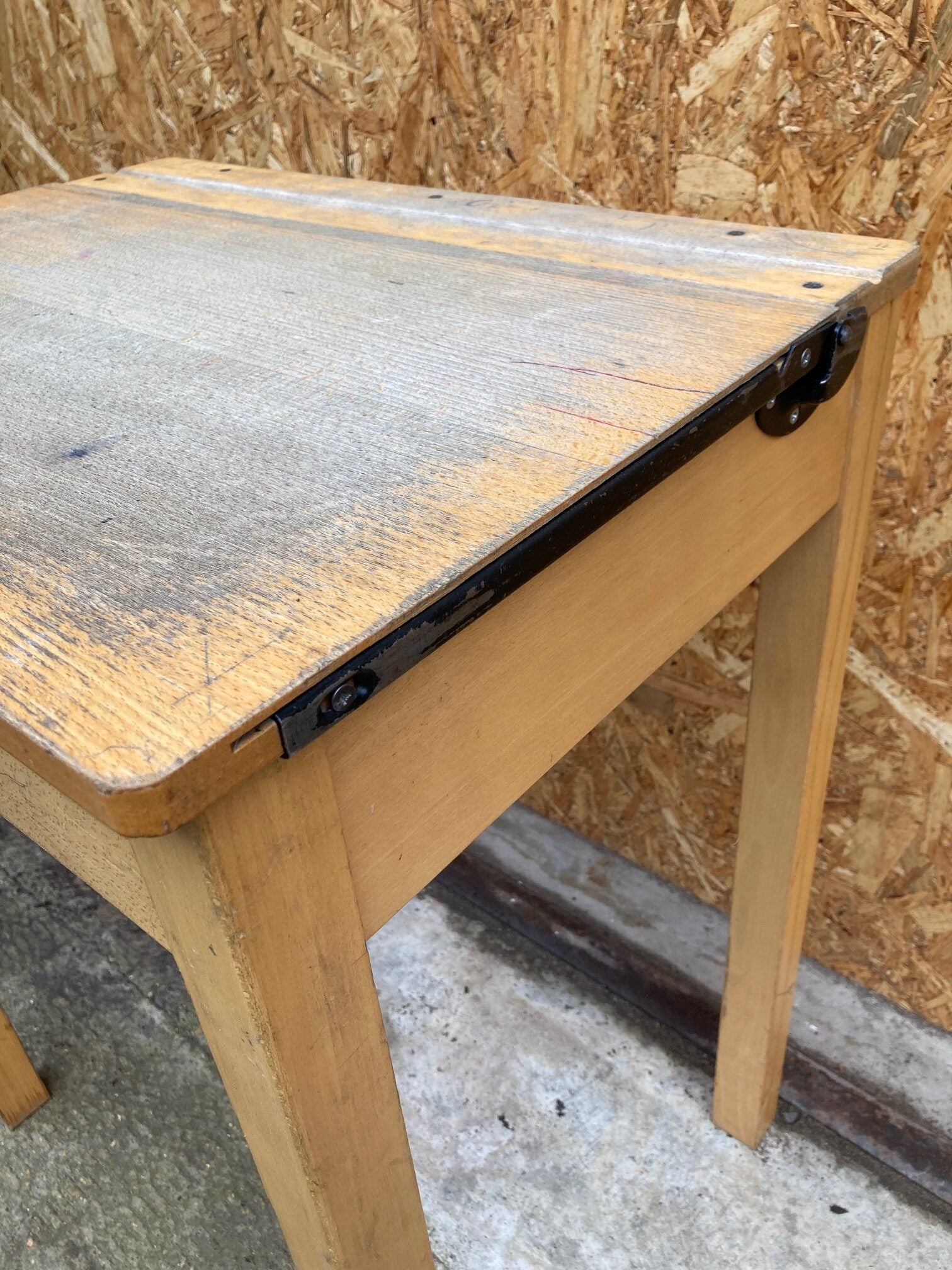 single-wooden-lift-up-lid-desk-4
