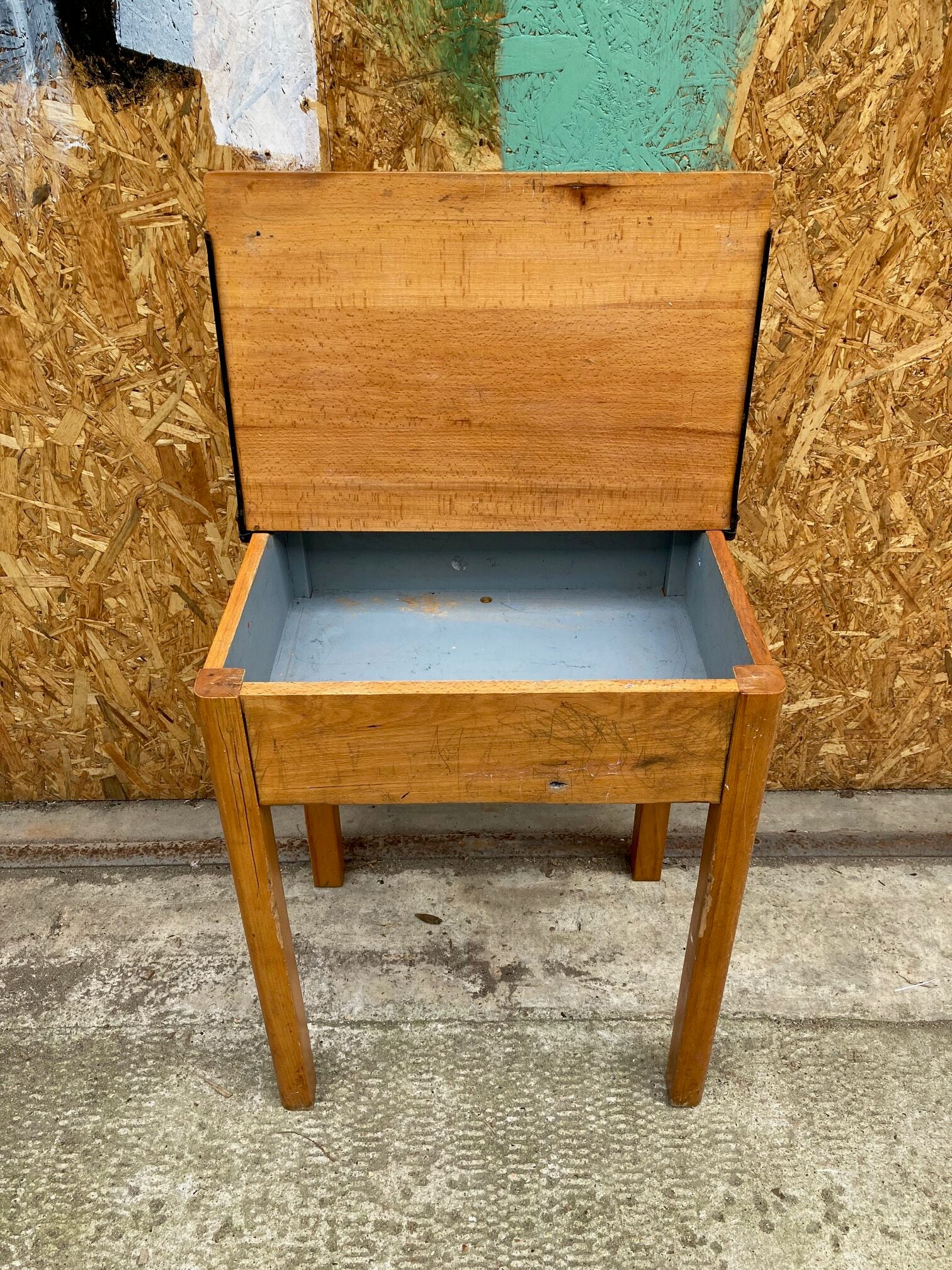 single-wooden-school-desk-4