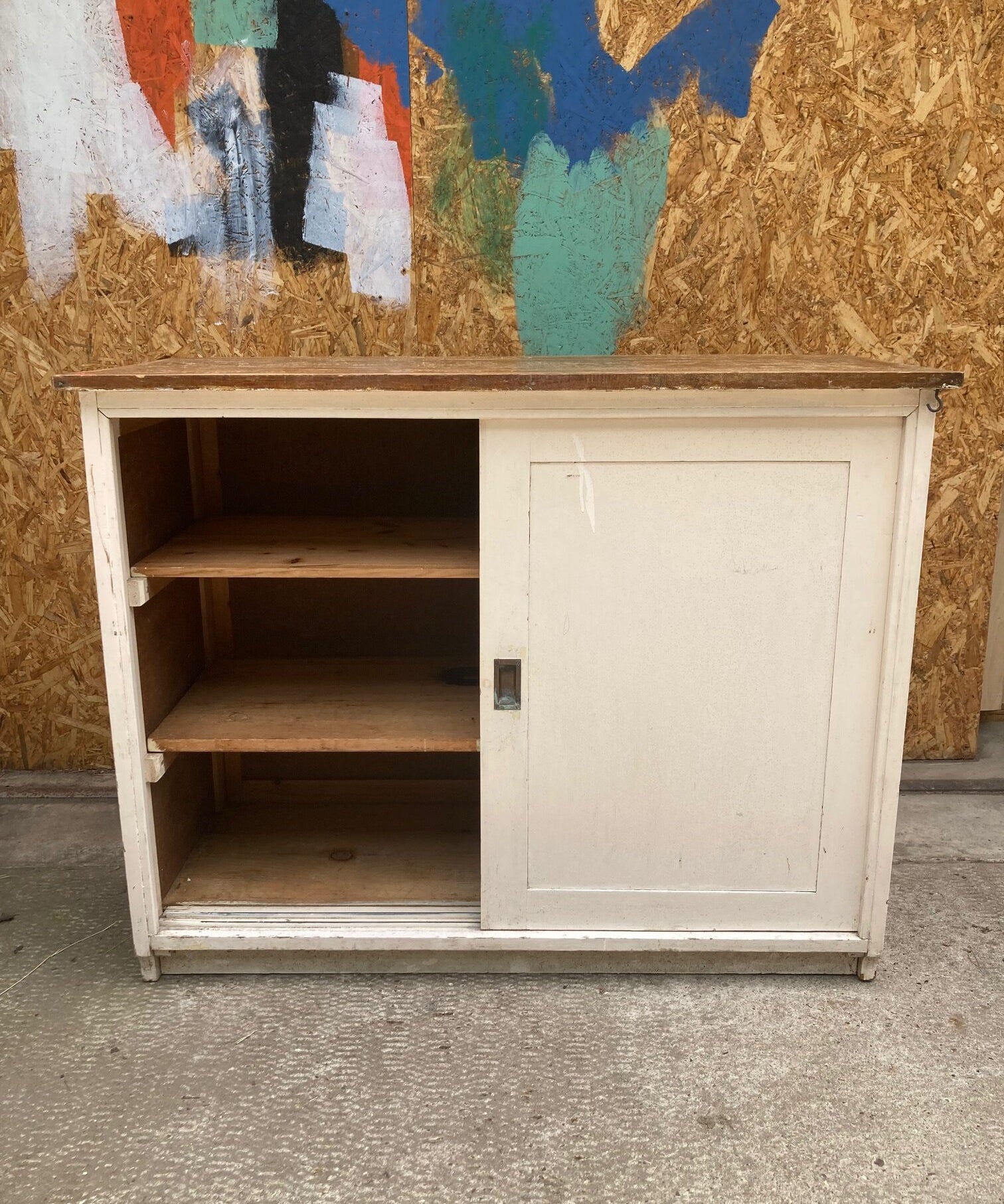 sliding-doors-cupboard-1