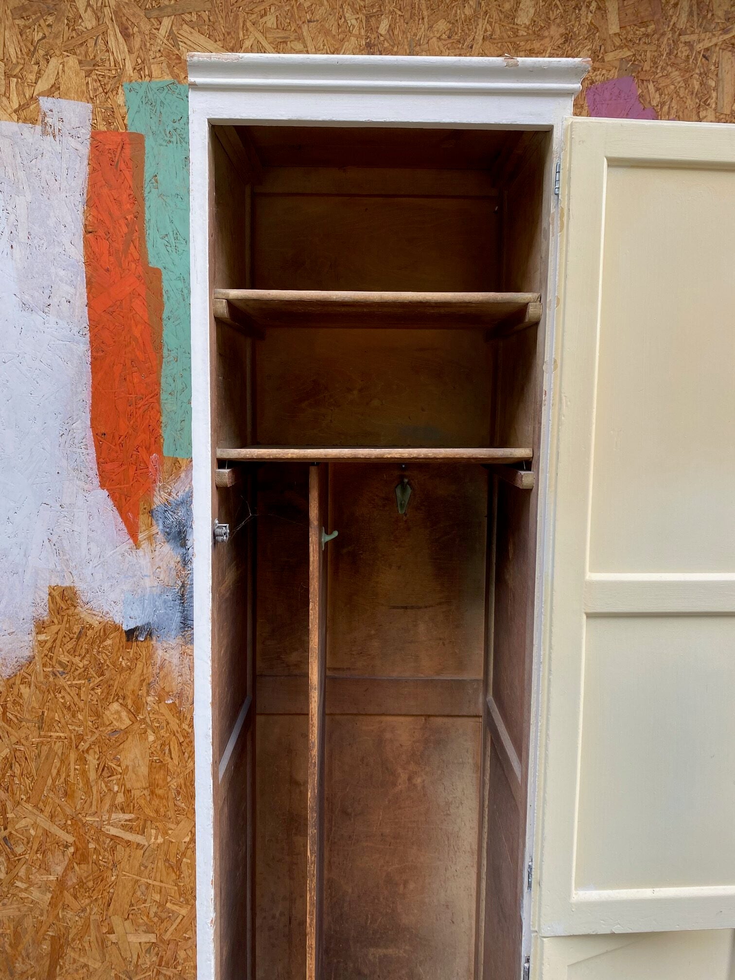 slim-wooden-cupboard-4