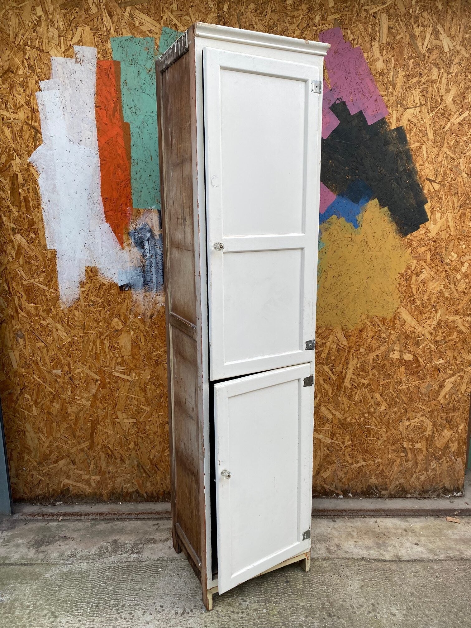 slim-wooden-cupboard-5