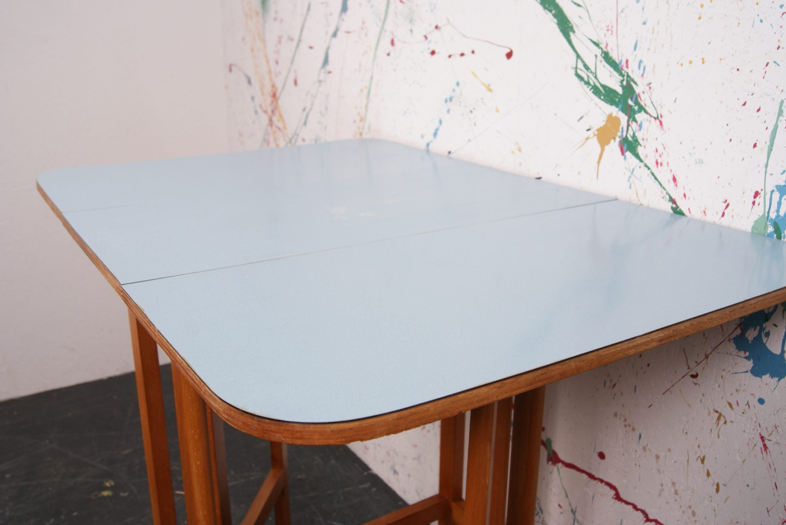 small-blue-formica-table-4