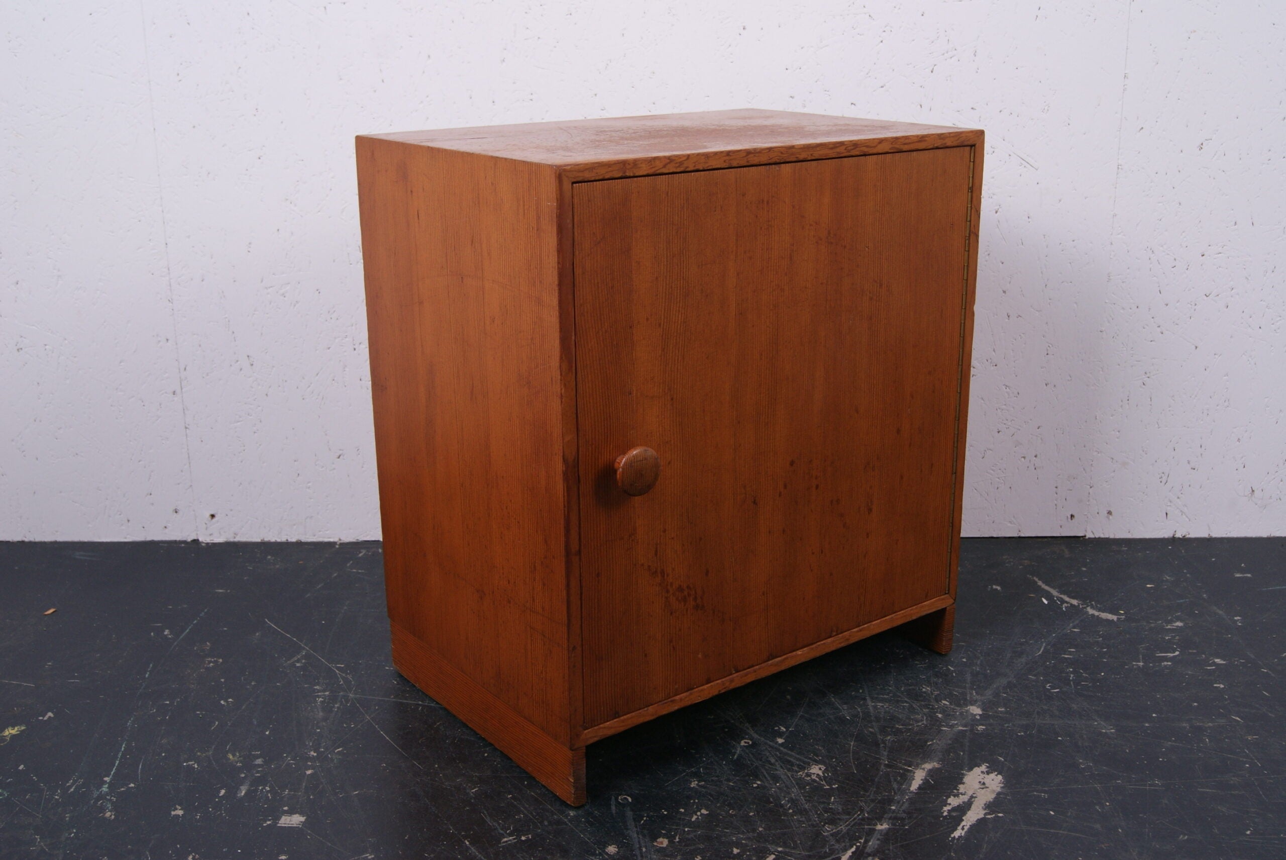 small-cupboard-101