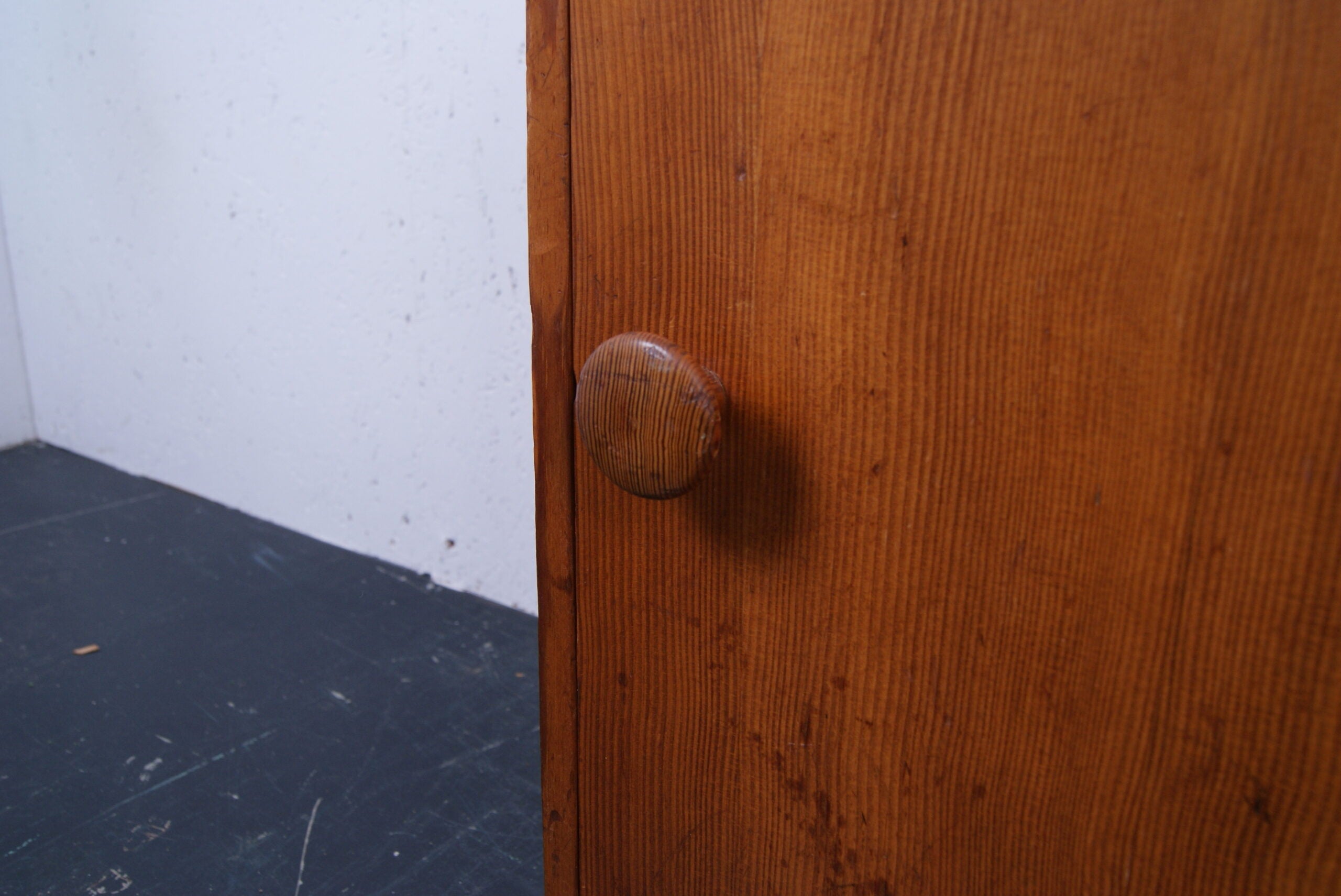 small-cupboard-102