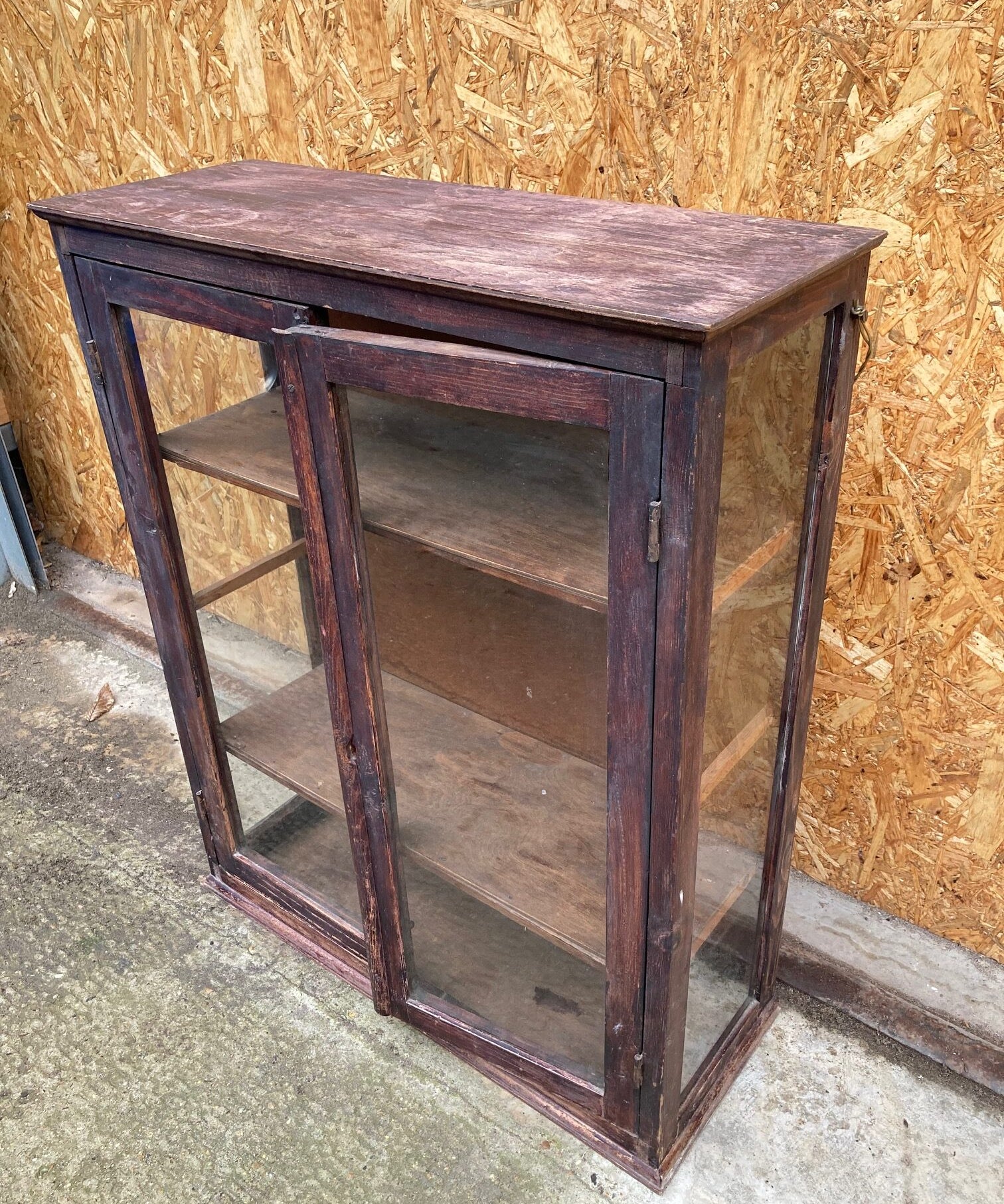 small-glass-cabinet-4