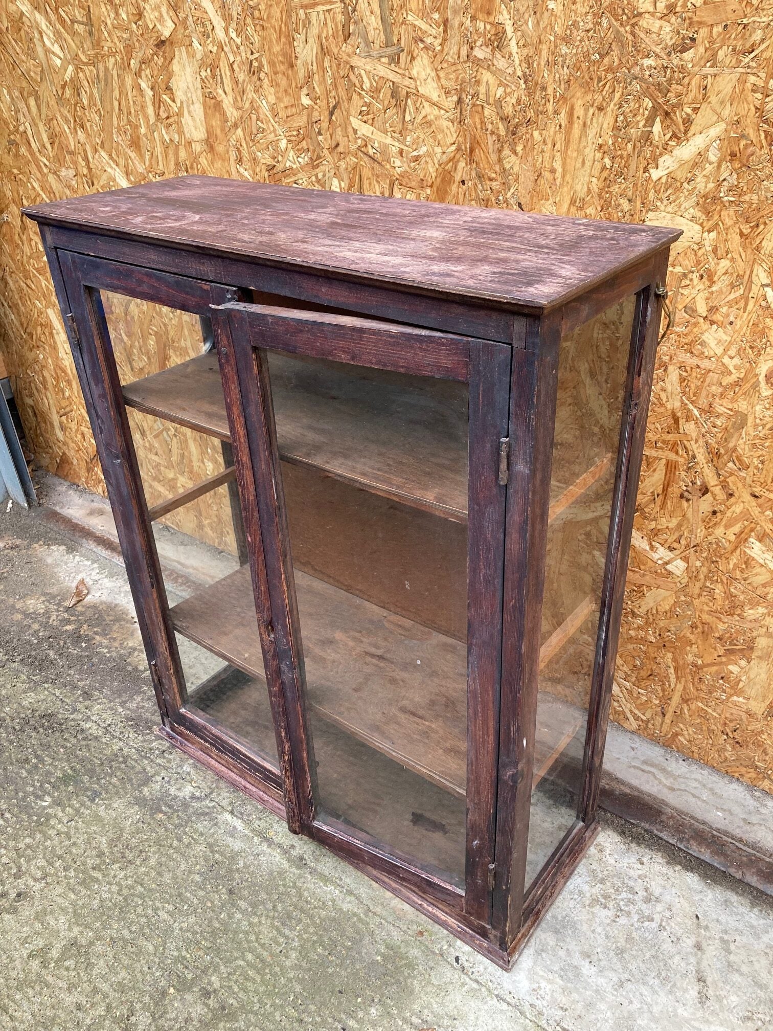 small-glass-cabinet-4