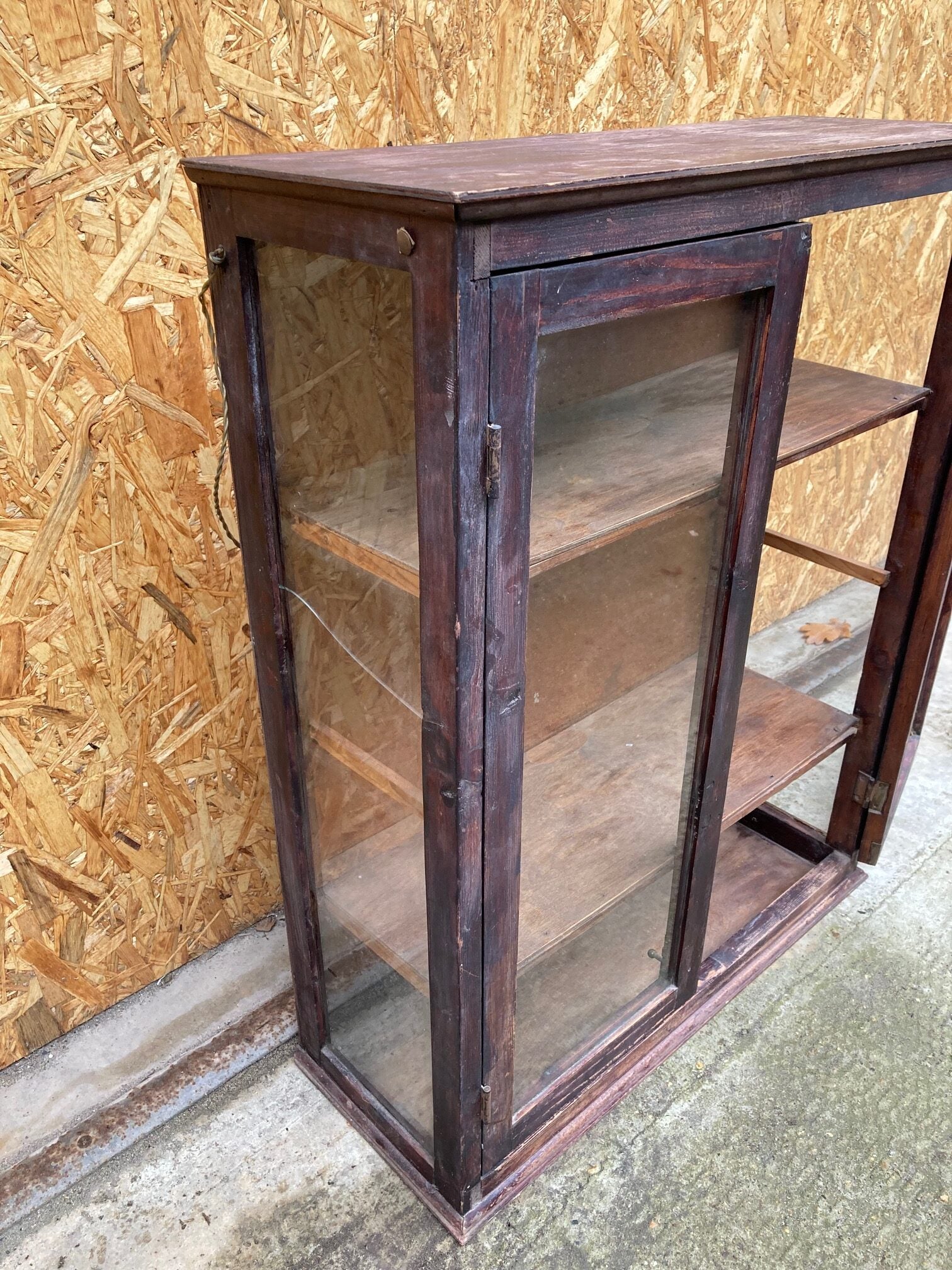 small-glass-cabinet-5