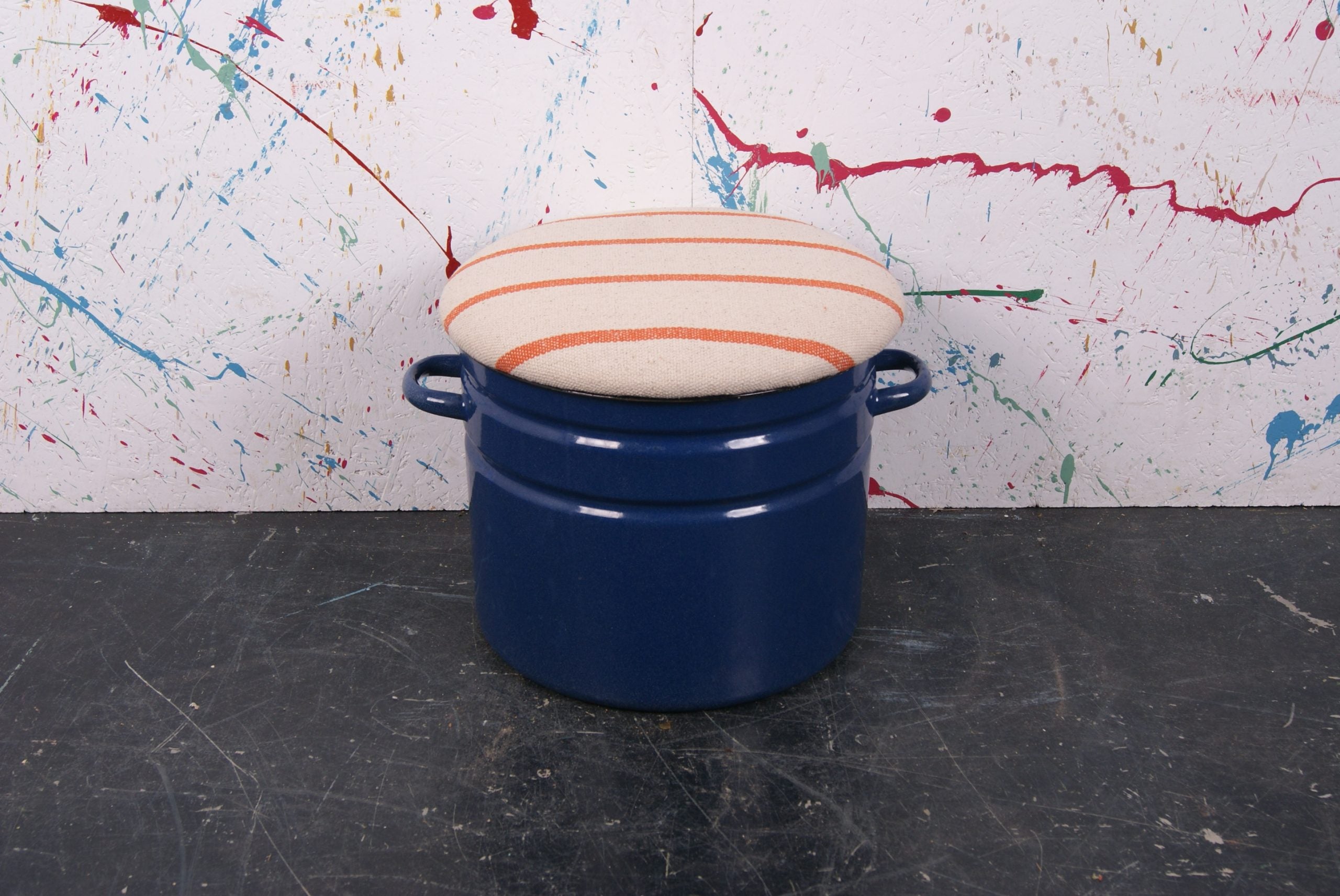 small-round-blue-maggie-1