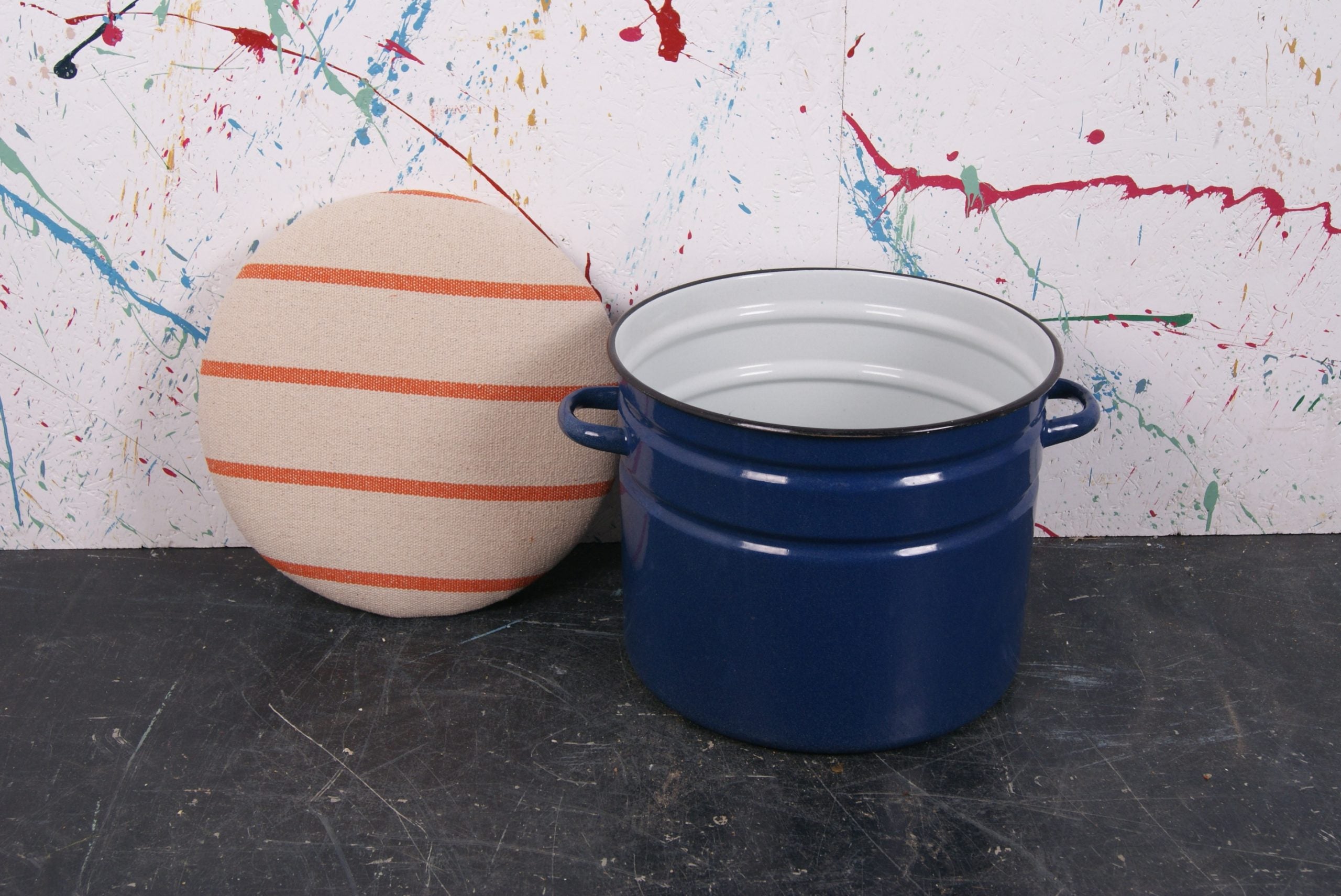 small-round-blue-maggie-3