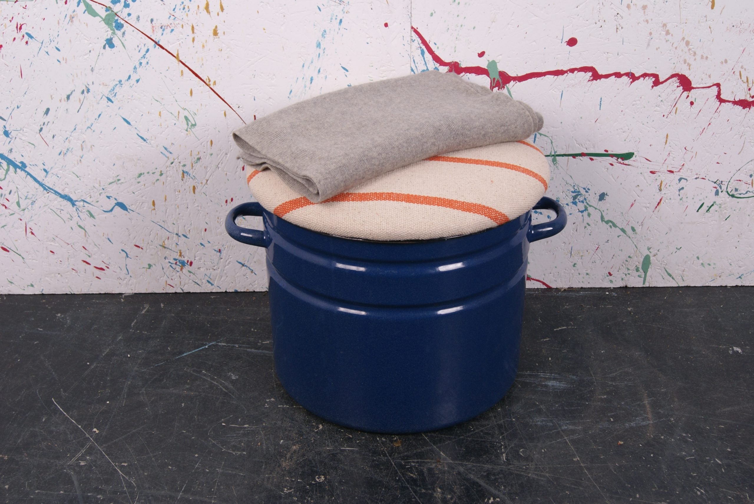 small-round-blue-maggie-5