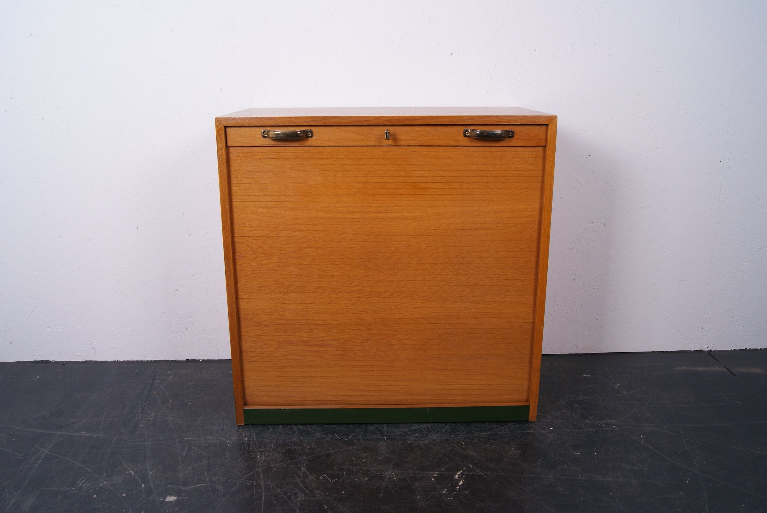 small-tambour-cabinet-10