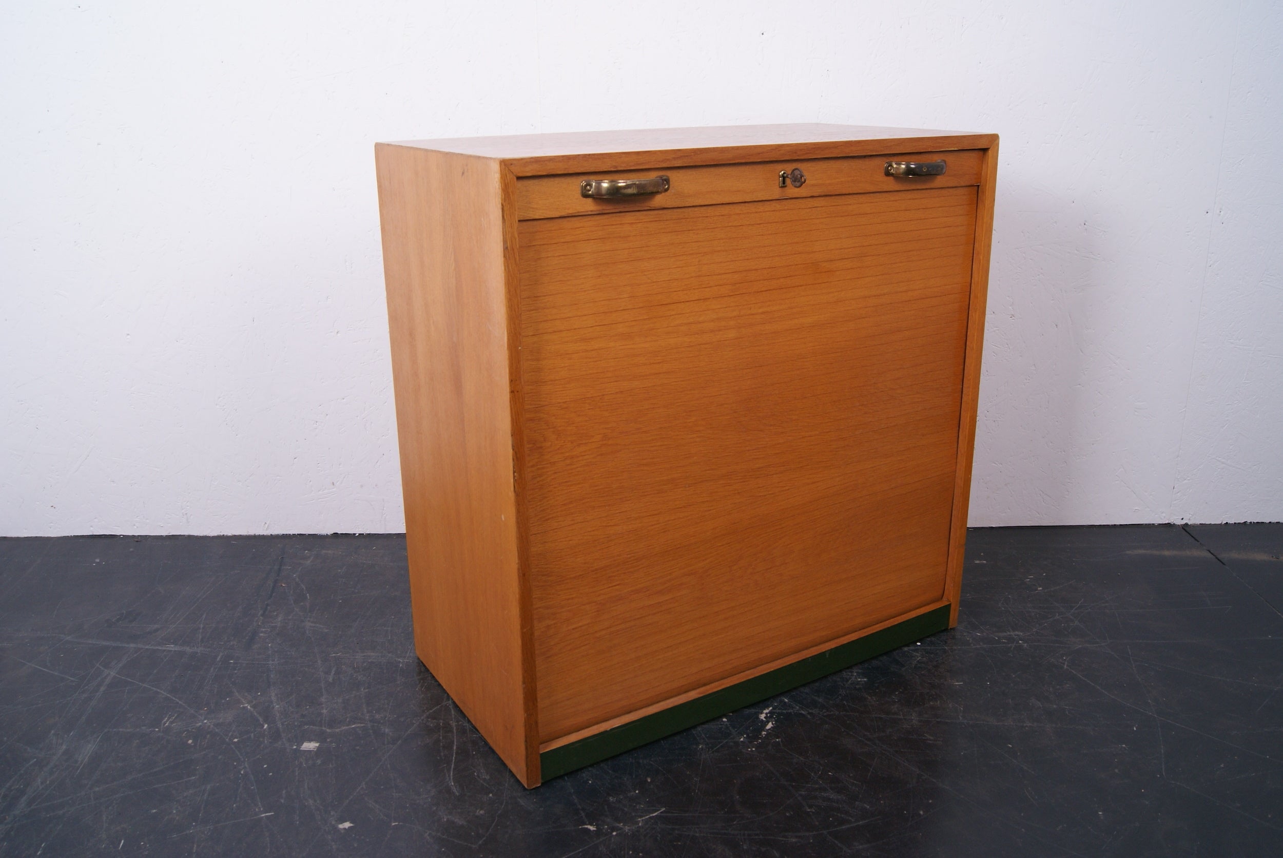 small-tambour-cabinet-11
