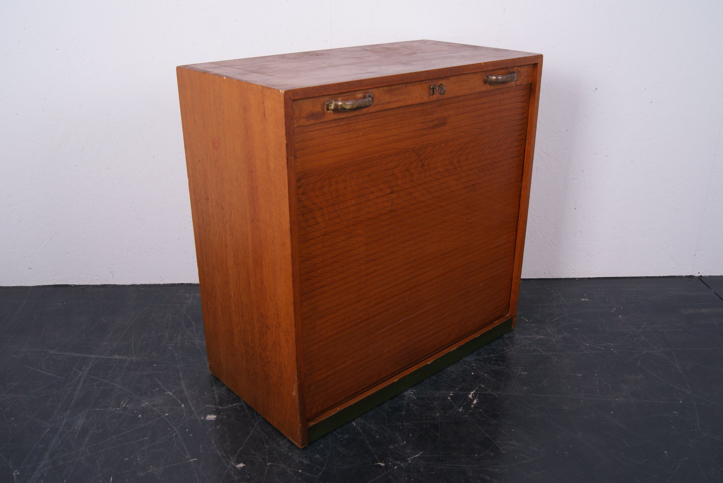 small-tambour-cabinet-3