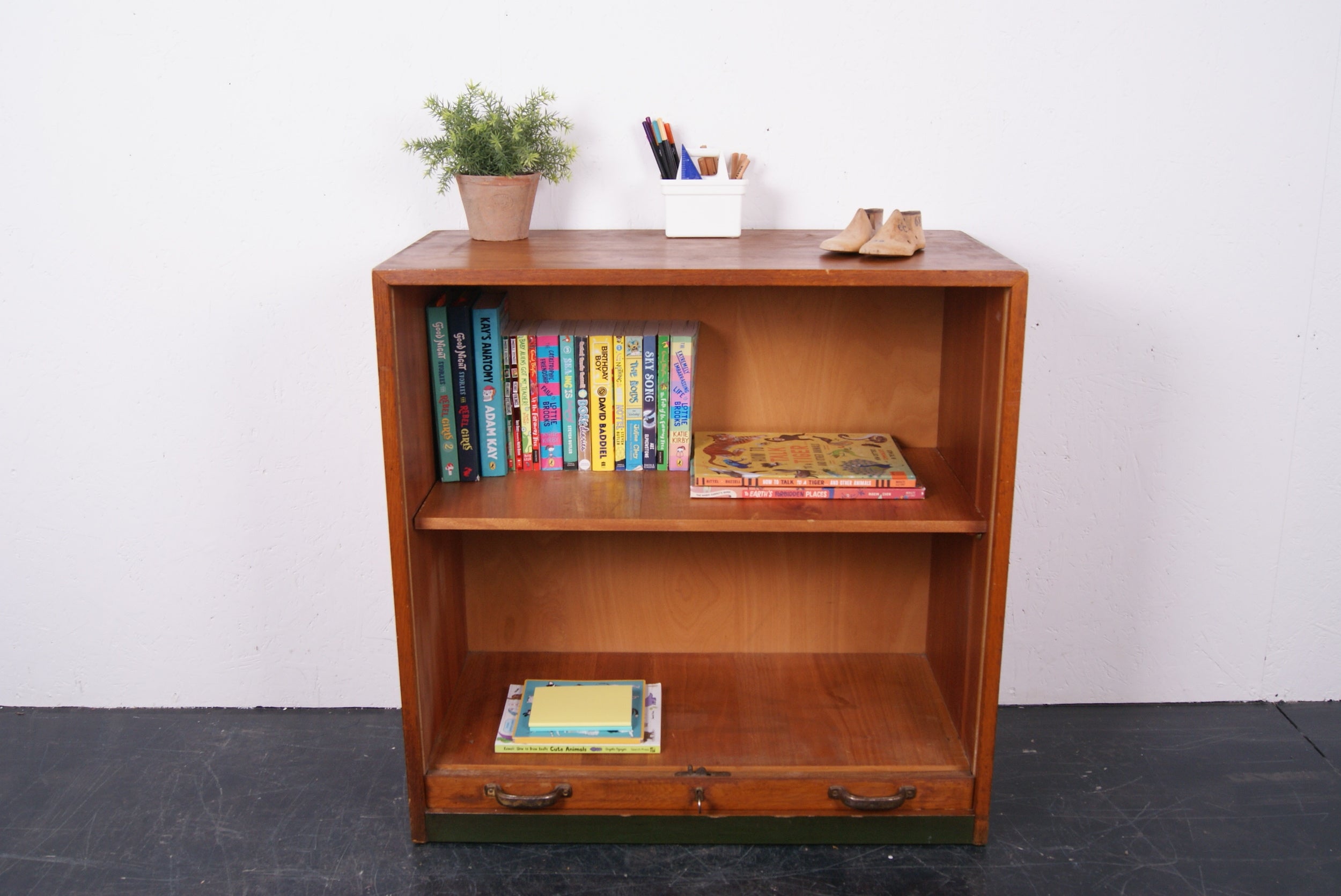 small-tambour-cabinet-5