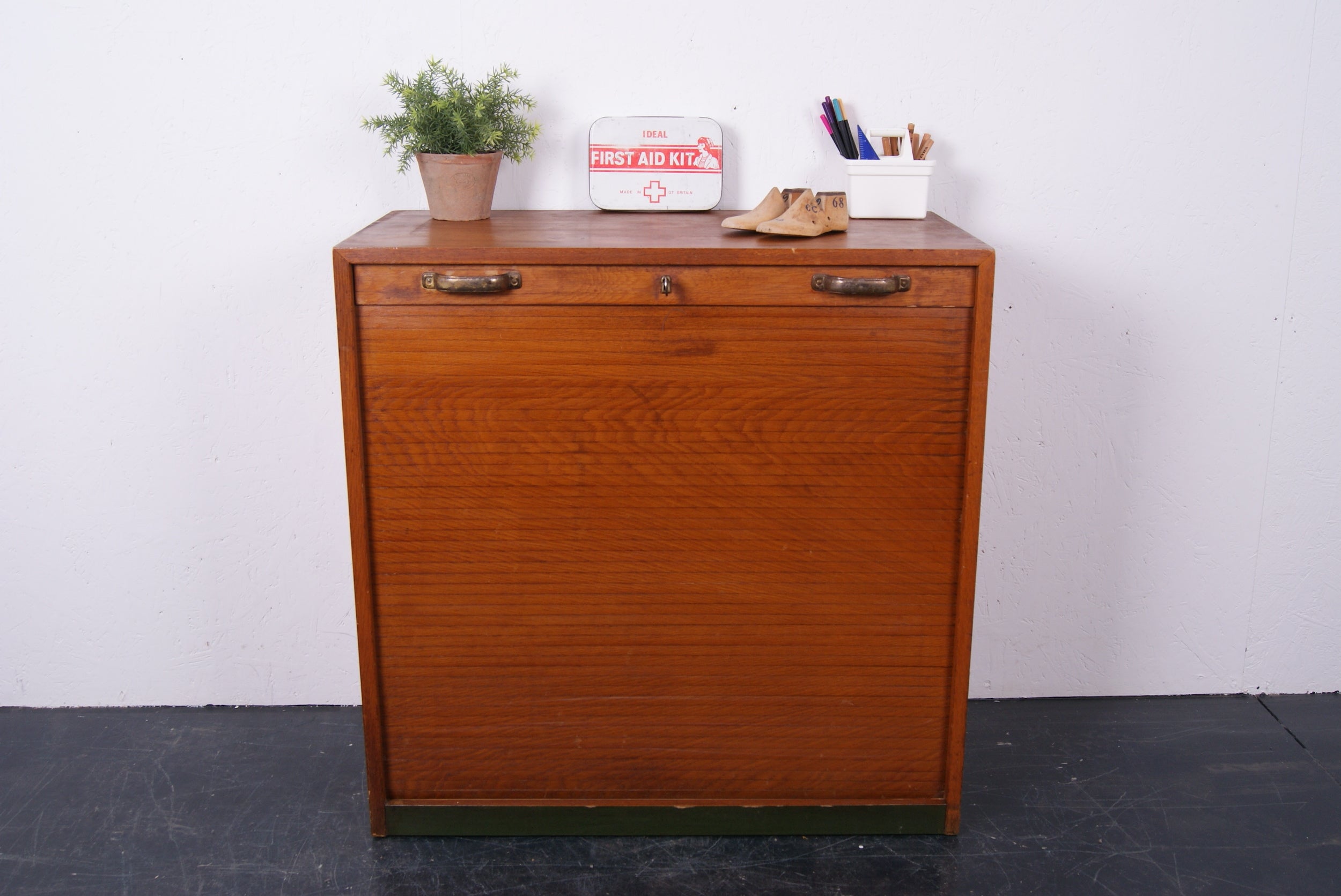 small-tambour-cabinet-9
