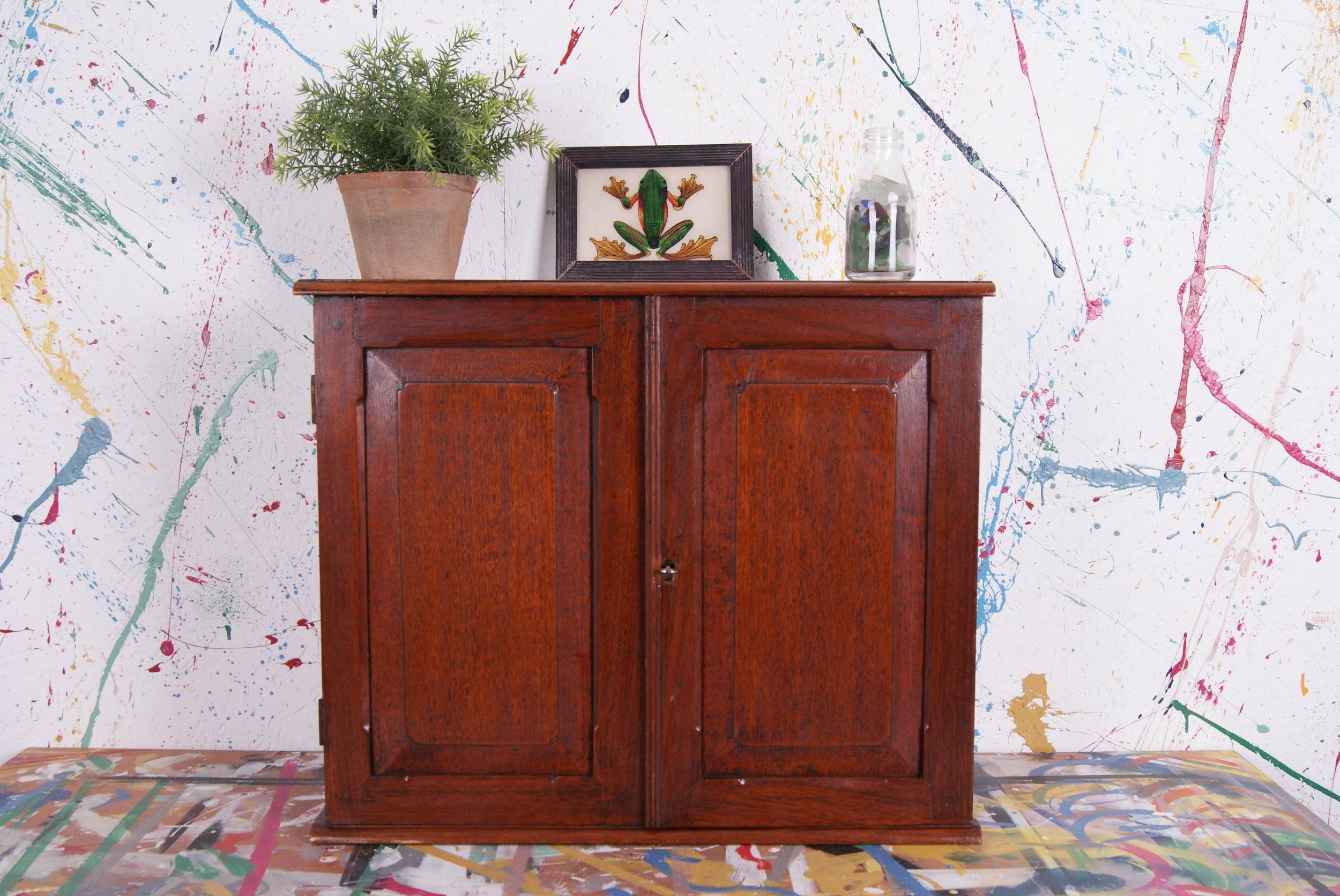 small-wooden-cabinet-7