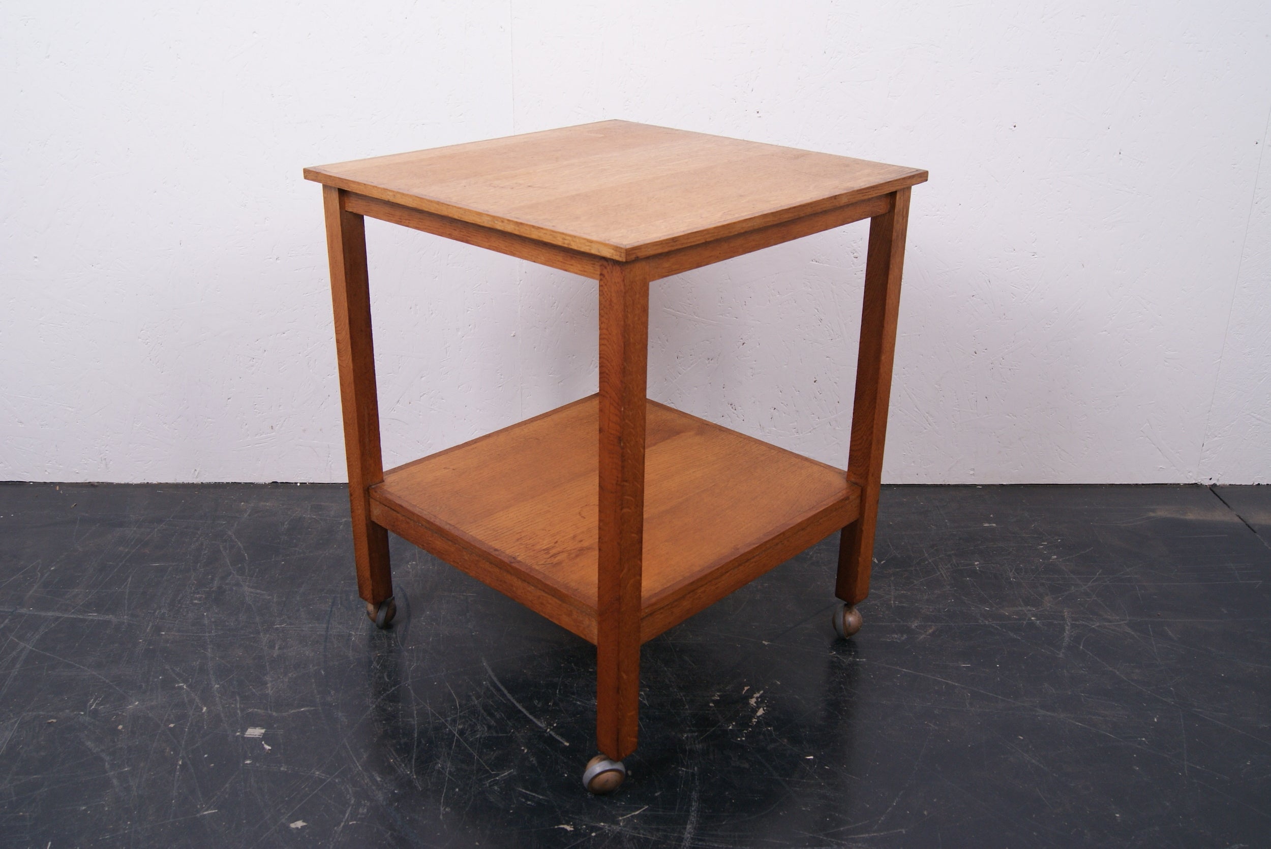 square-wooden-trolley-3