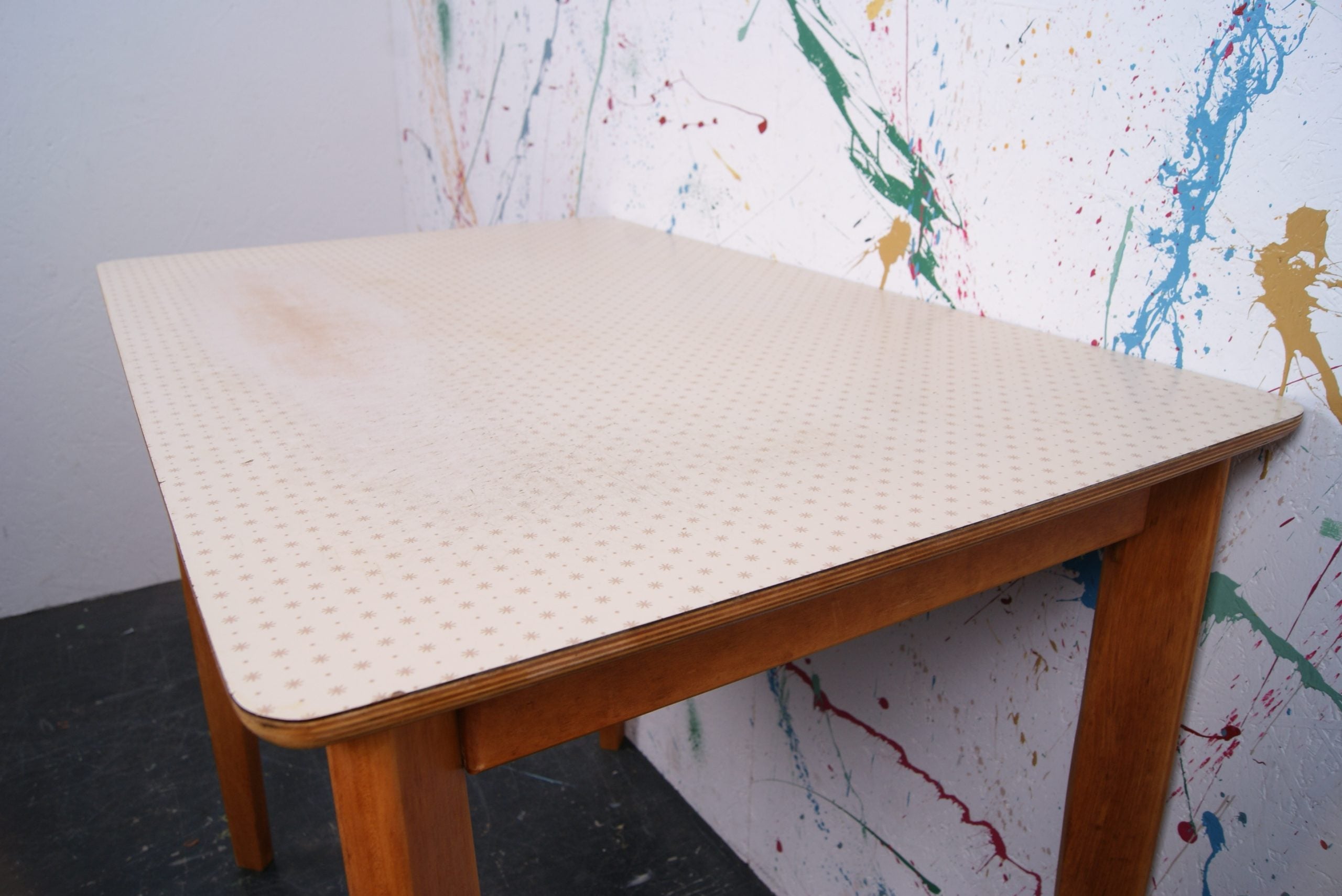 star-formica-table-3