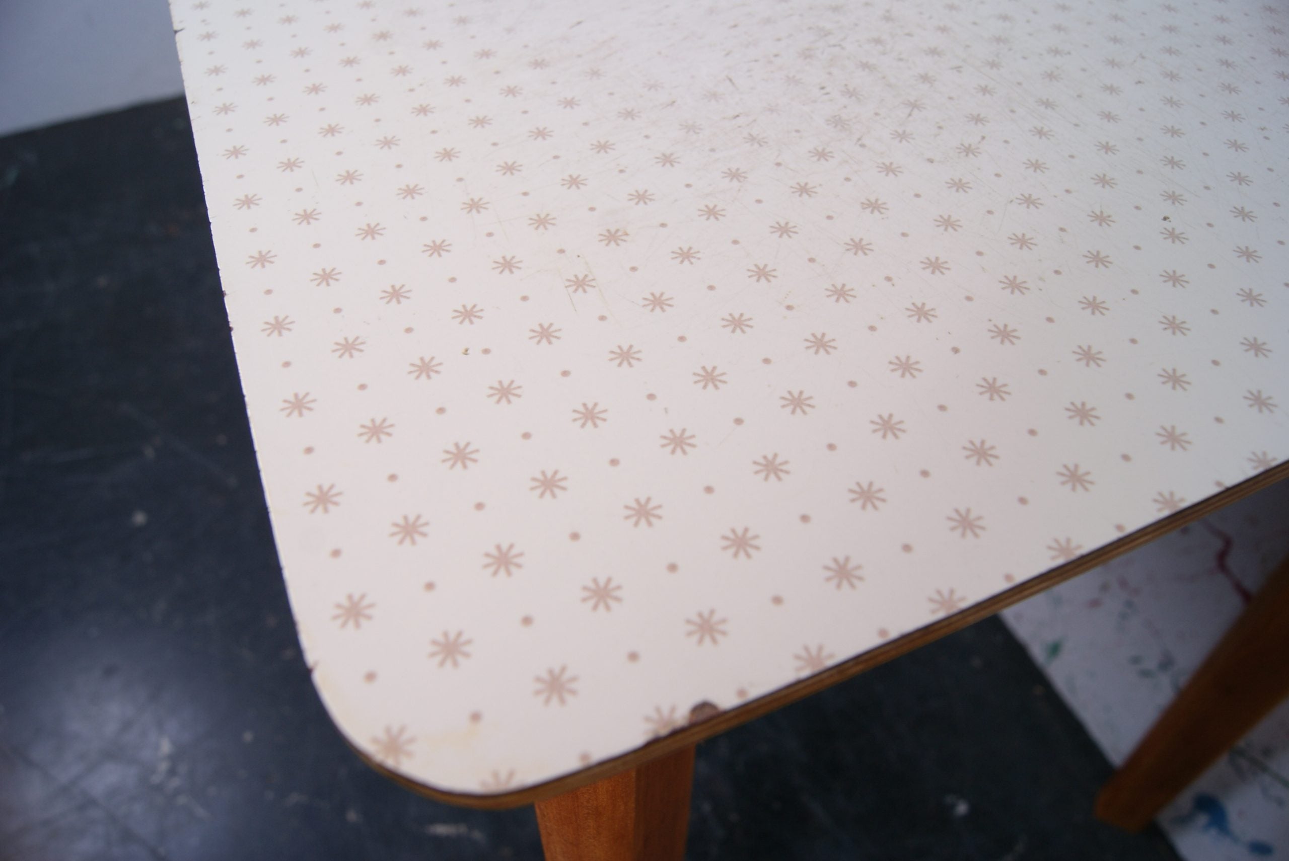 star-formica-table-4