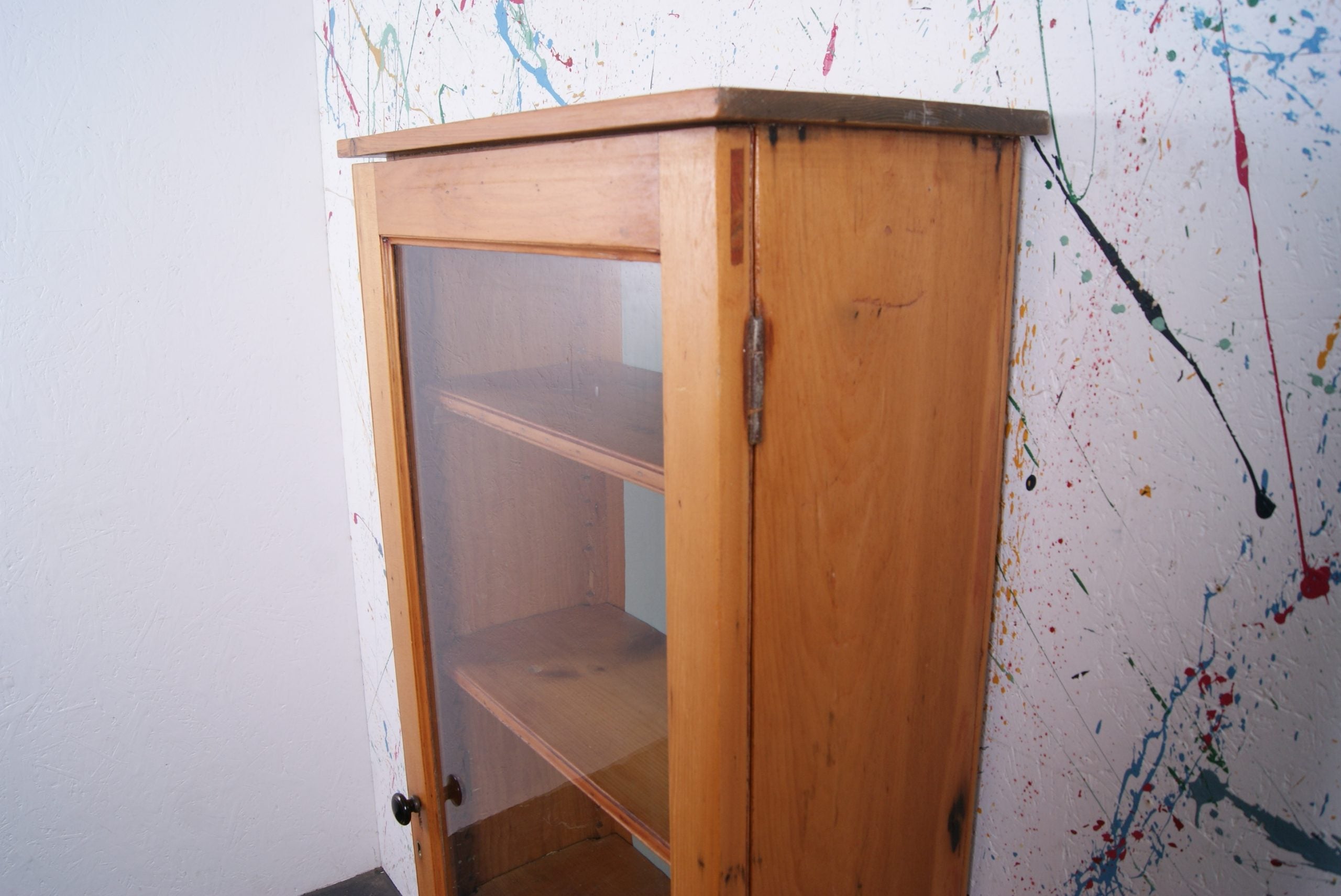 tall-glass-cabinet-5