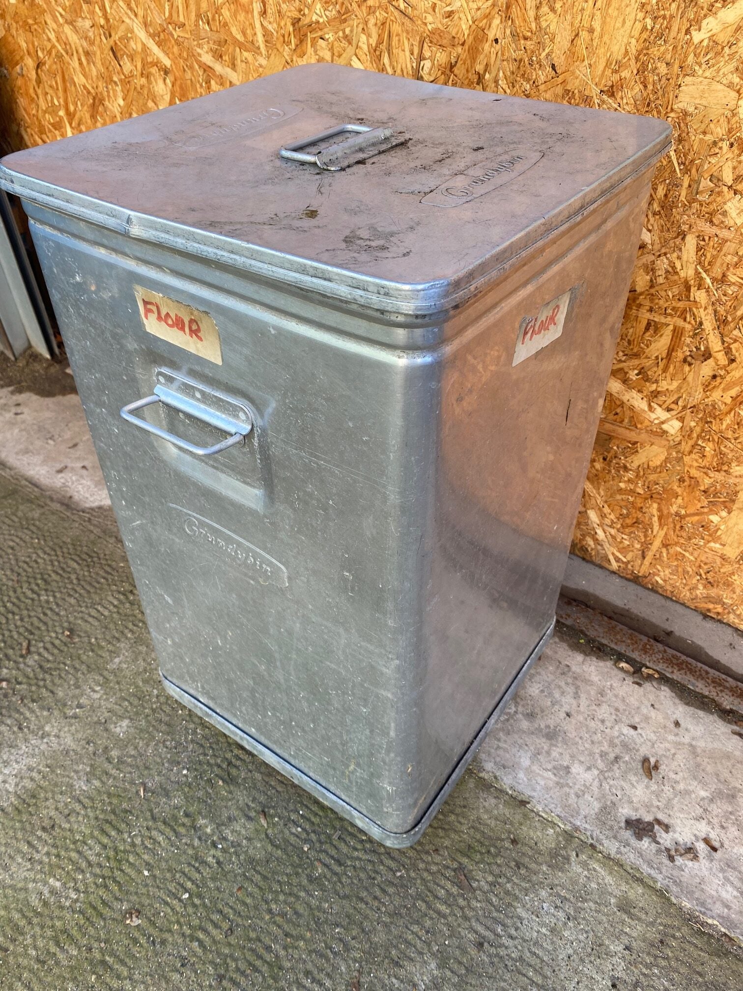 tall-grundy-bin-3