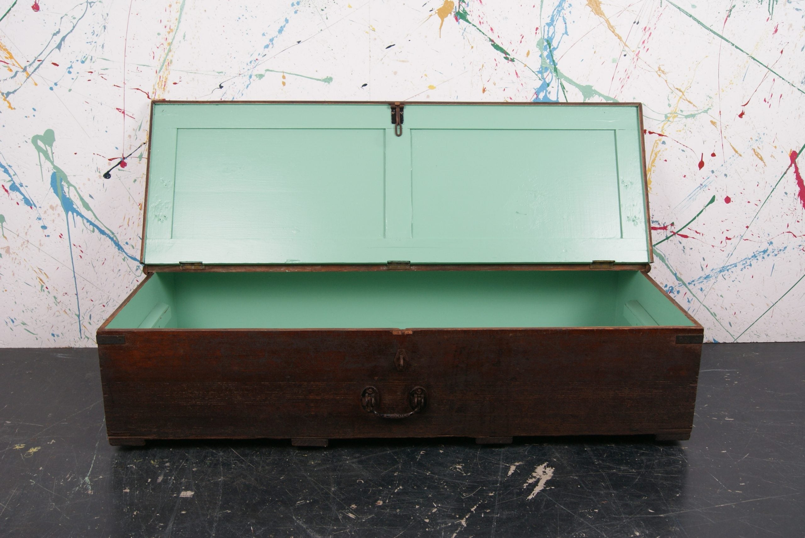 trunk-on-castors-2