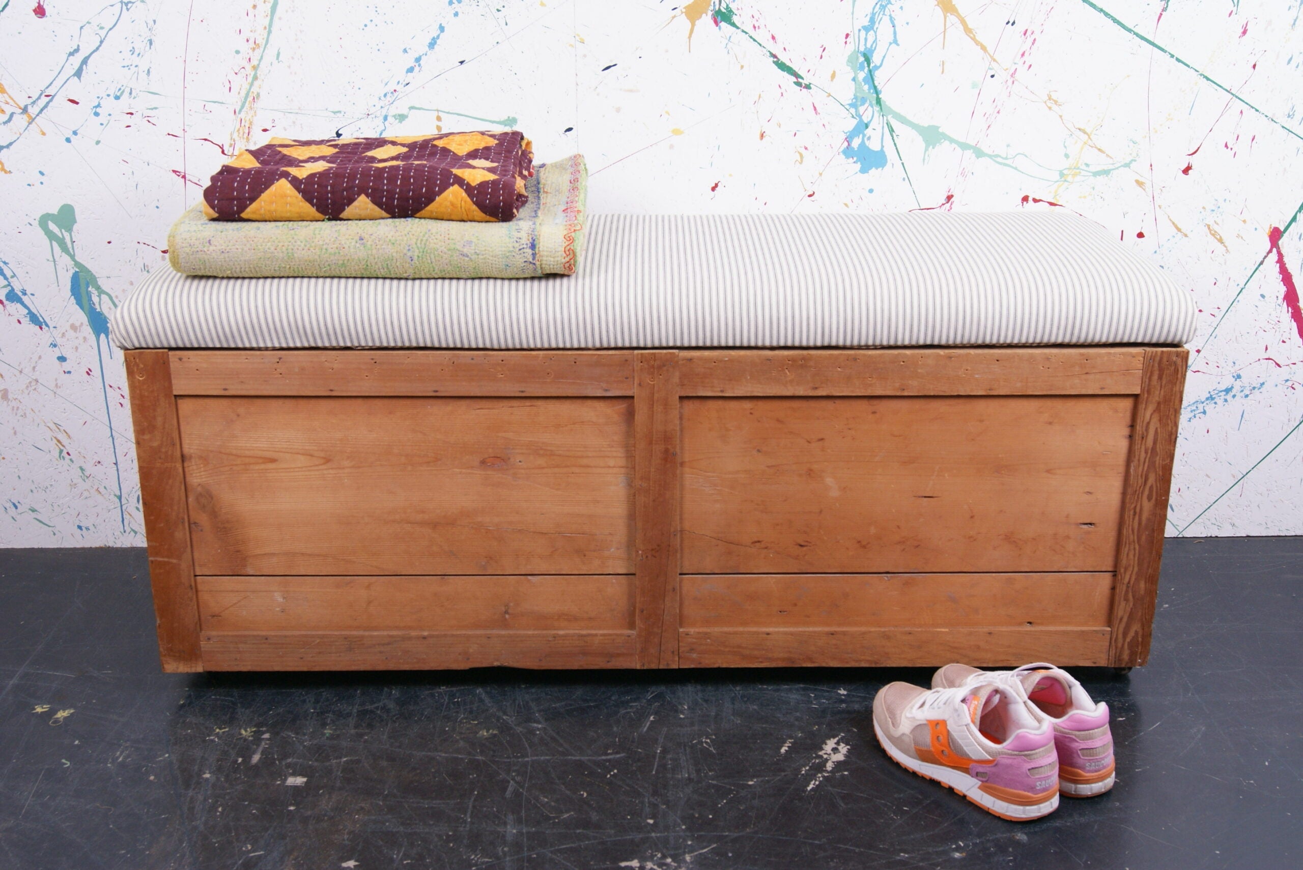 upholstered-chest-5