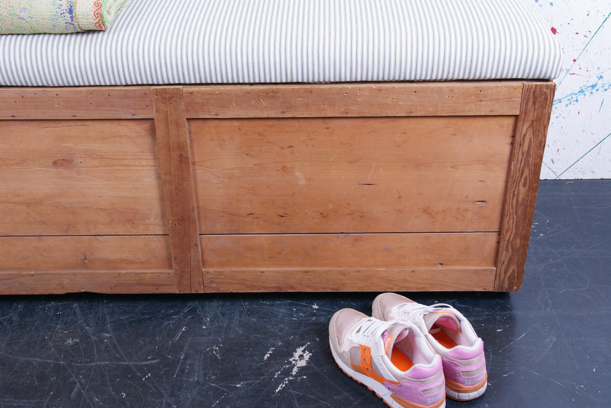 upholstered-chest-7